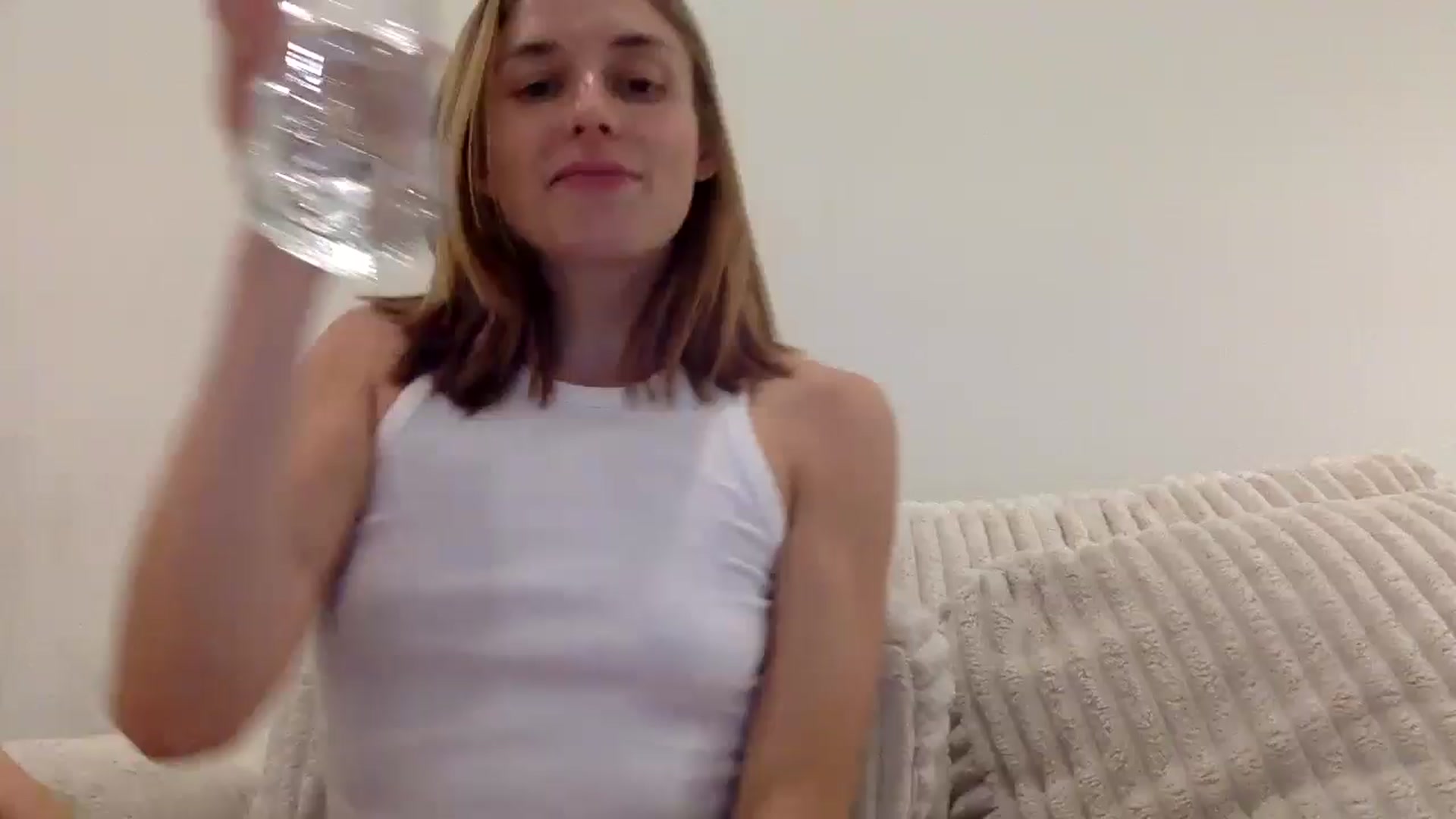 Gallery image thumbnail from MissSunshine's myfreecams stream on, 04/03/2025, 03:00 image 19 of 20