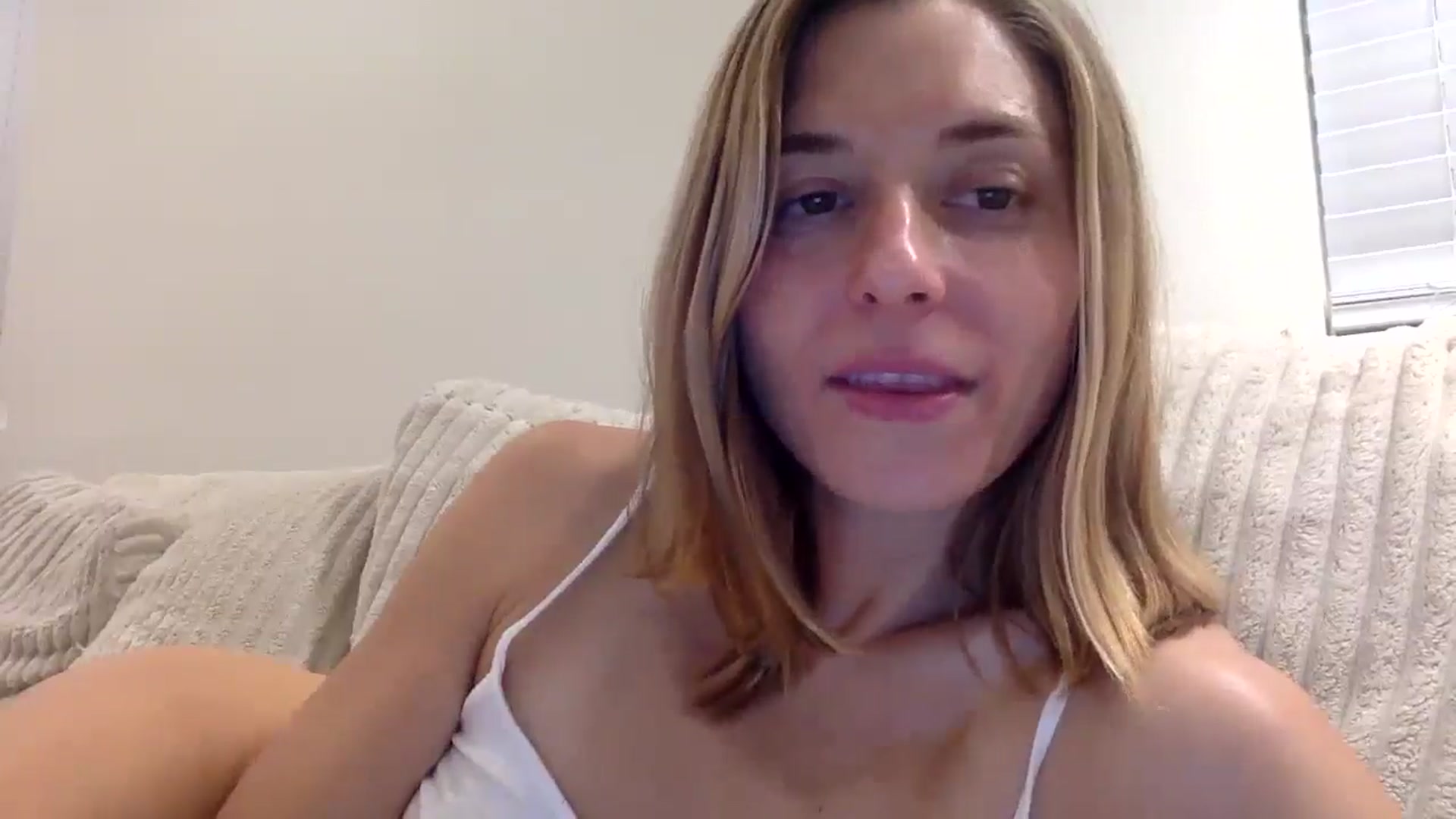 Gallery image thumbnail from MissSunshine's myfreecams stream on, 04/07/2025, 05:35 image 19 of 20