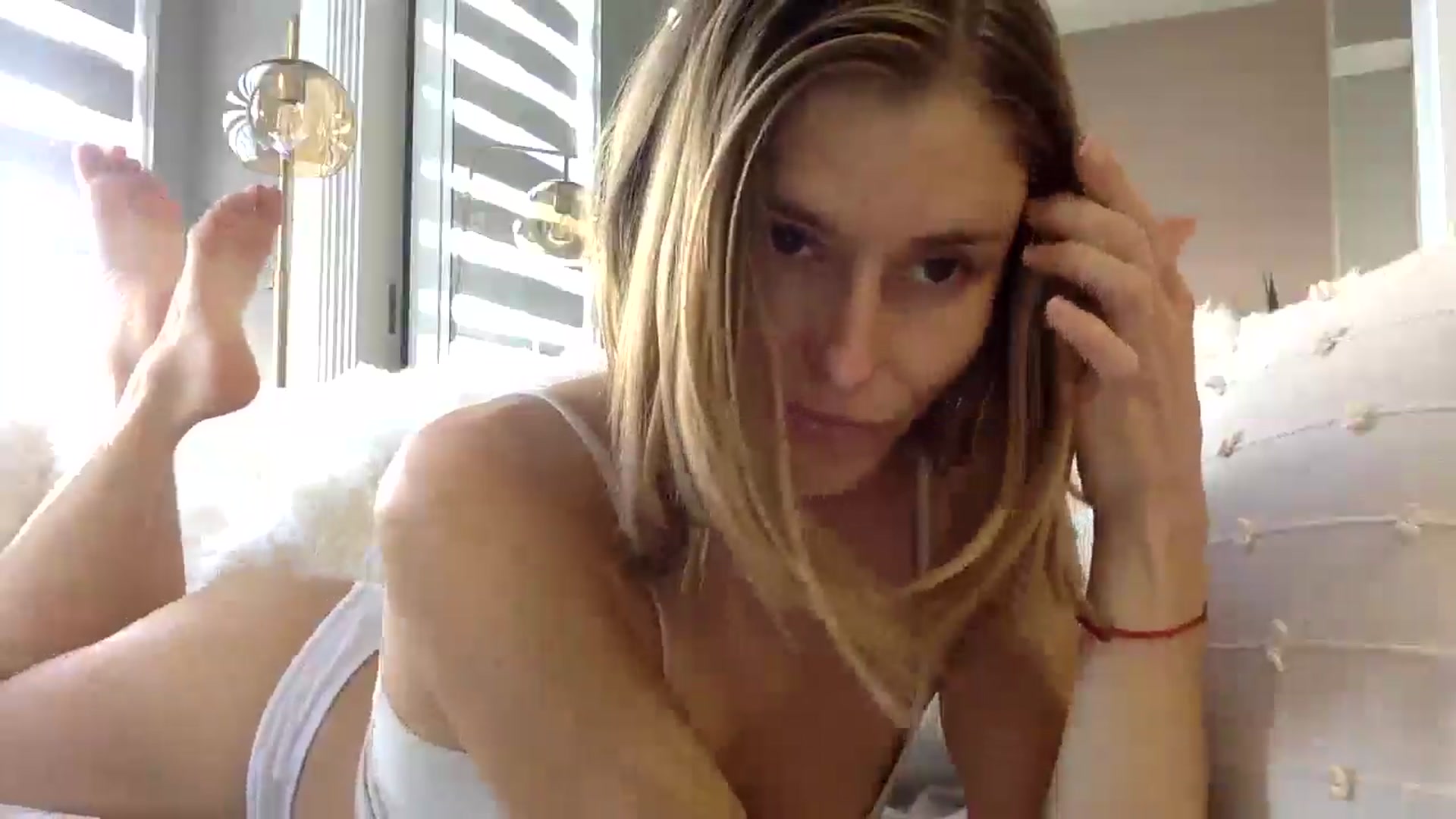 Gallery image thumbnail from MissSunshine's myfreecams stream on, 04/16/2025, 23:14 image 18 of 20