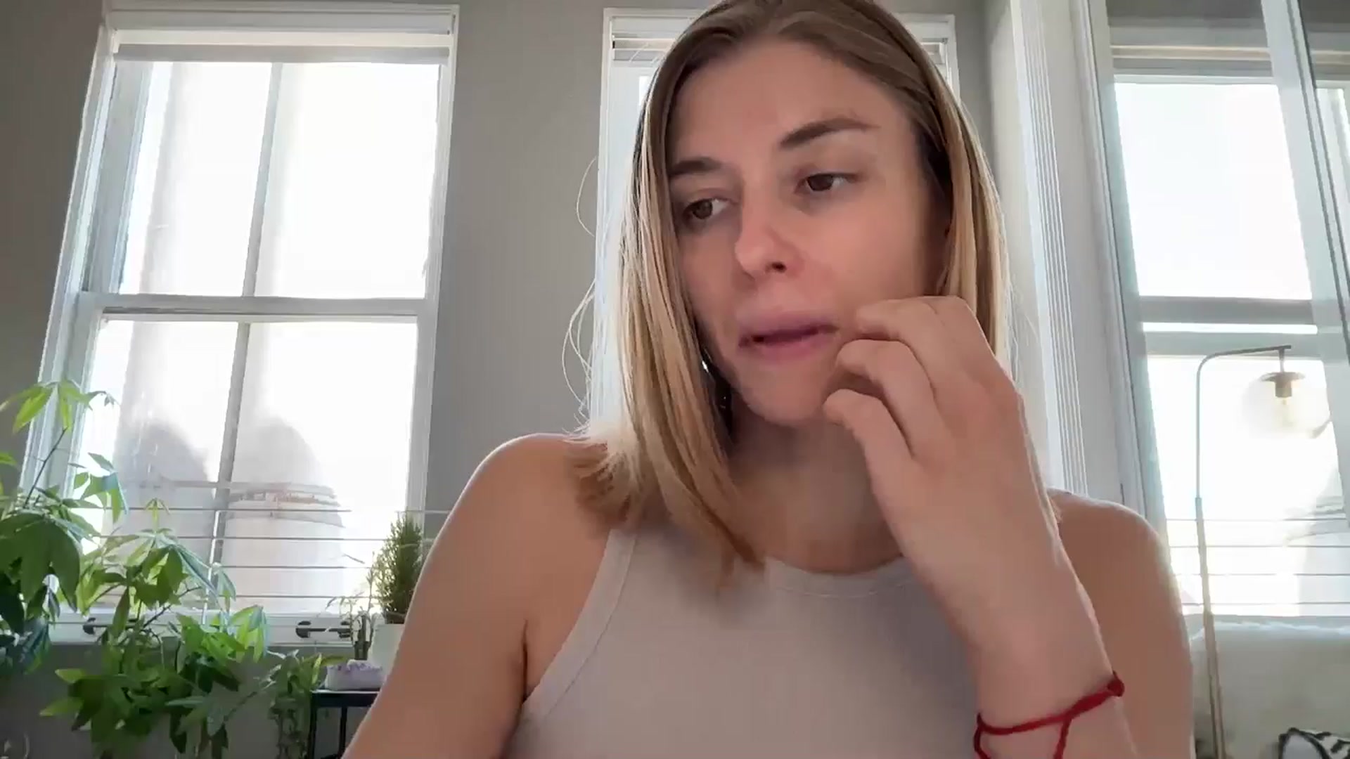 Gallery image thumbnail from MissSunshine's myfreecams stream on, 04/30/2025, 23:03 image 1 of 20