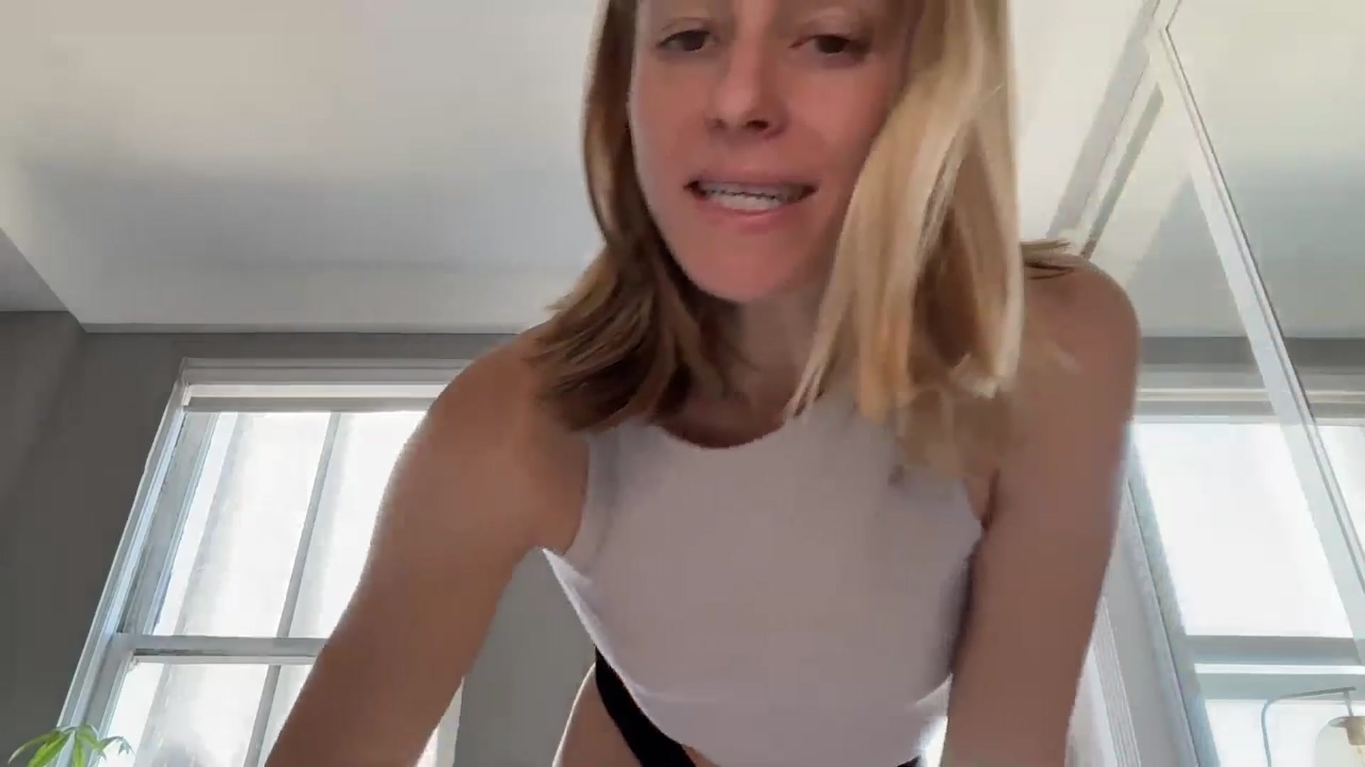 Gallery image thumbnail from MissSunshine's myfreecams stream on, 04/30/2025, 23:03 image 2 of 20