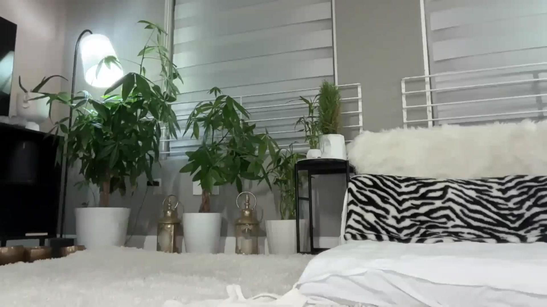 Gallery image thumbnail from MissSunshine's myfreecams stream on, 05/16/2025, 05:18 image 19 of 20