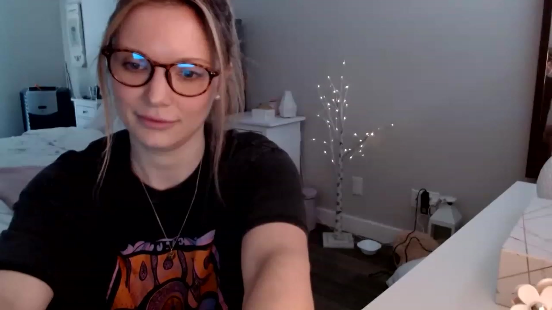 Gallery image thumbnail from MissTinsleyyx's myfreecams stream on, 04/20/2023, 22:46 image 19 of 20