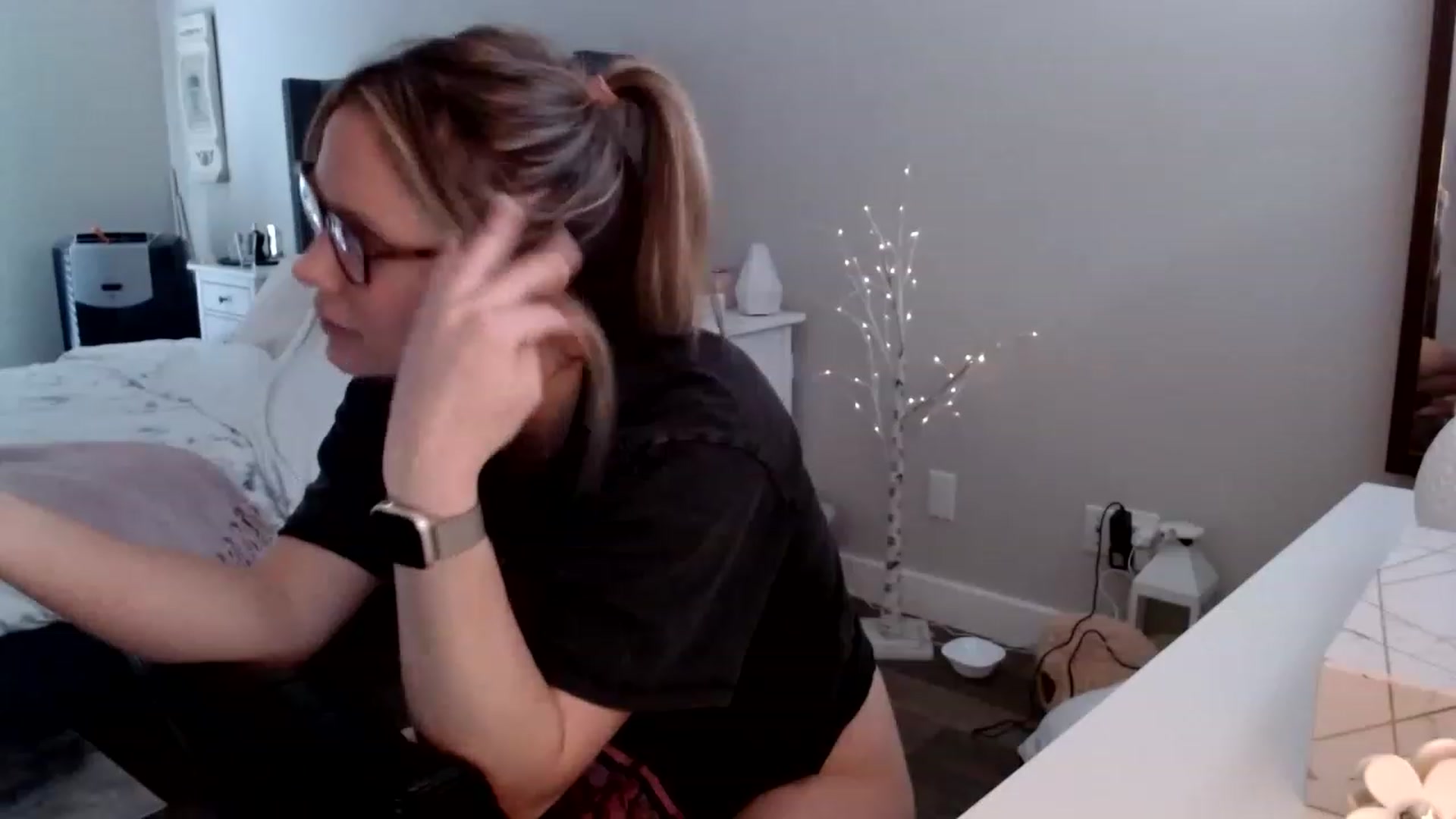 Gallery image thumbnail from MissTinsleyyx's myfreecams stream on, 04/20/2023, 22:46 image 17 of 20