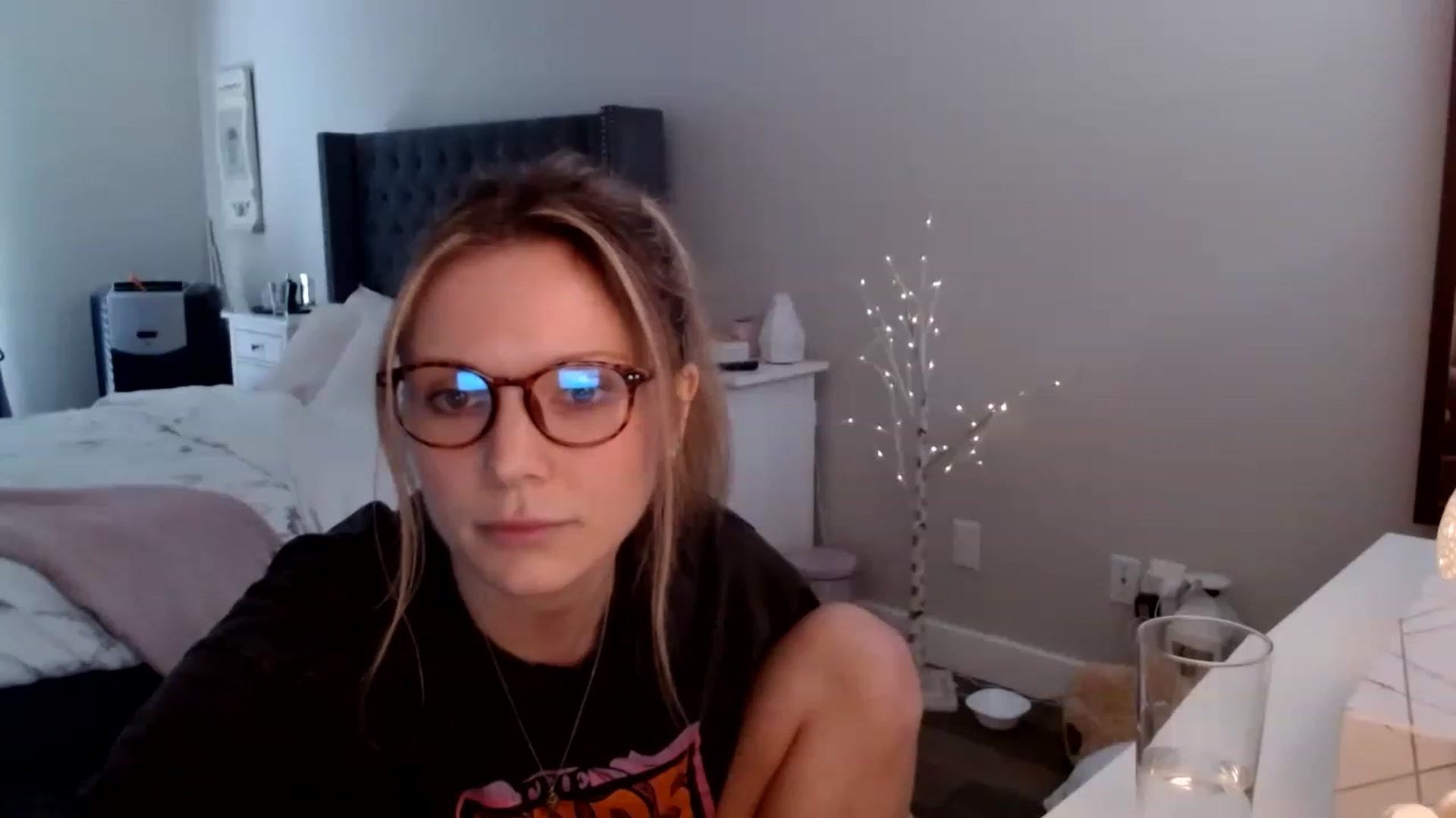 Gallery image thumbnail from MissTinsleyyx's myfreecams stream on, 04/20/2023, 22:46 image 4 of 20