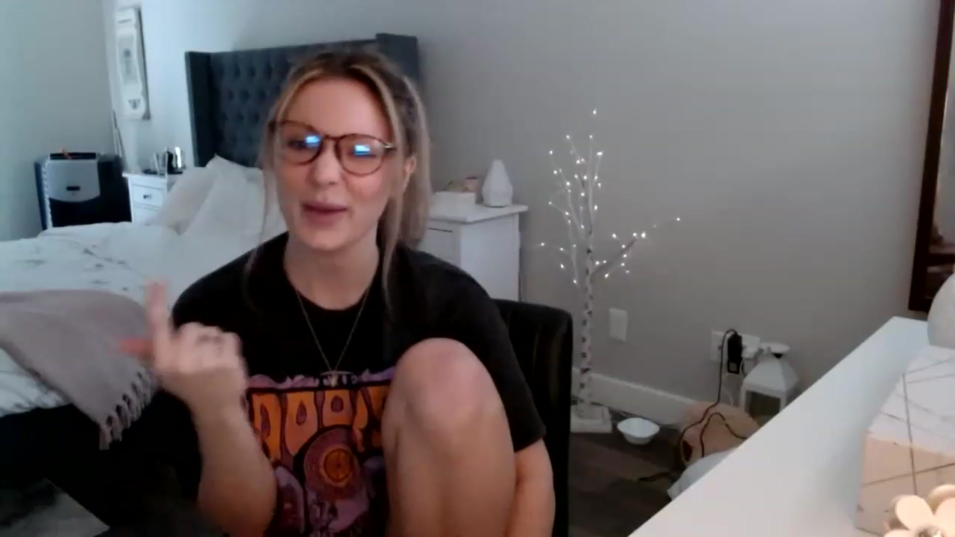 Gallery image thumbnail from MissTinsleyyx's myfreecams stream on, 04/20/2023, 22:46 image 13 of 20