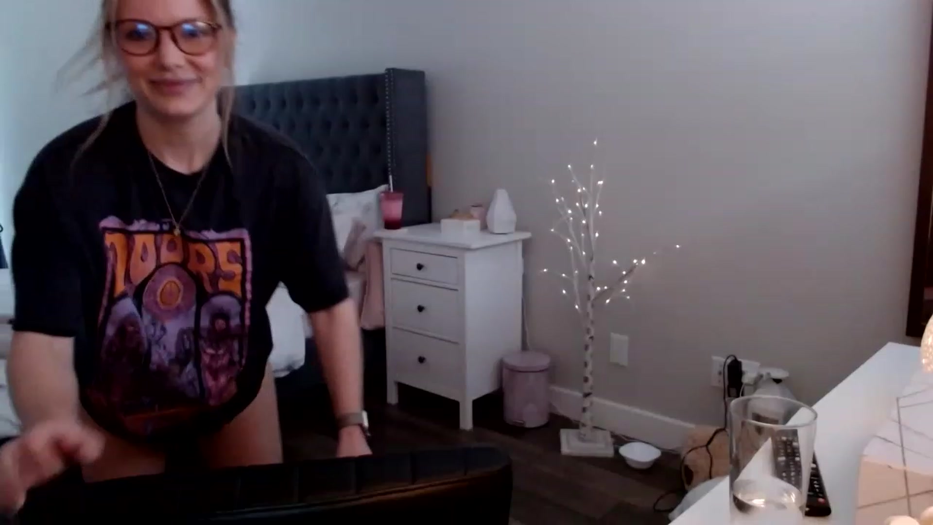 Gallery image thumbnail from MissTinsleyyx's myfreecams stream on, 04/20/2023, 22:46 image 10 of 20