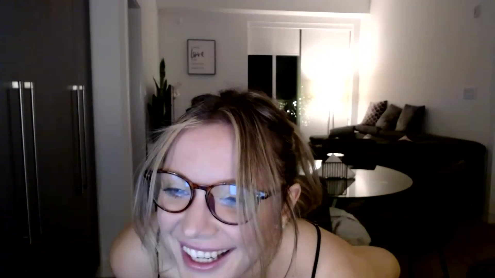 Gallery image thumbnail from MissTinsleyyx's myfreecams stream on, 04/22/2023, 08:51 image 19 of 20