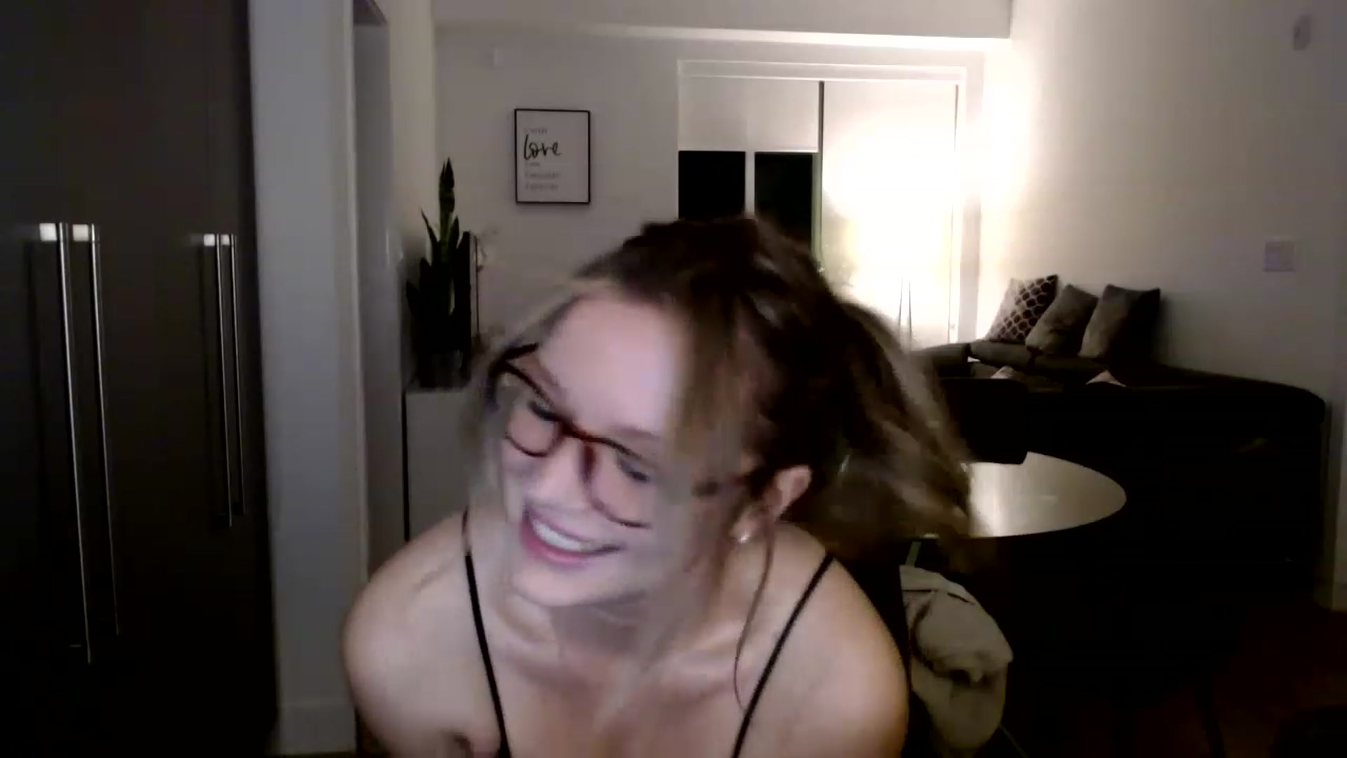 Gallery image thumbnail from MissTinsleyyx's myfreecams stream on, 04/22/2023, 08:51 image 18 of 20