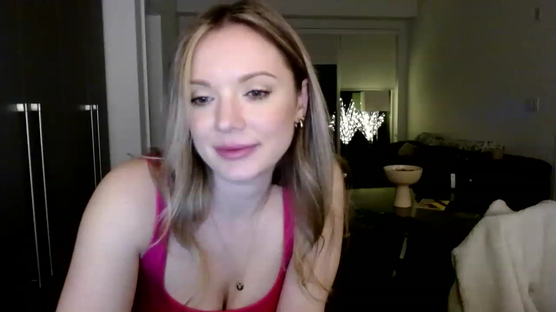 Gallery image thumbnail from MissTinsleyyx's myfreecams stream on, 04/27/2023, 09:21 image 10 of 20
