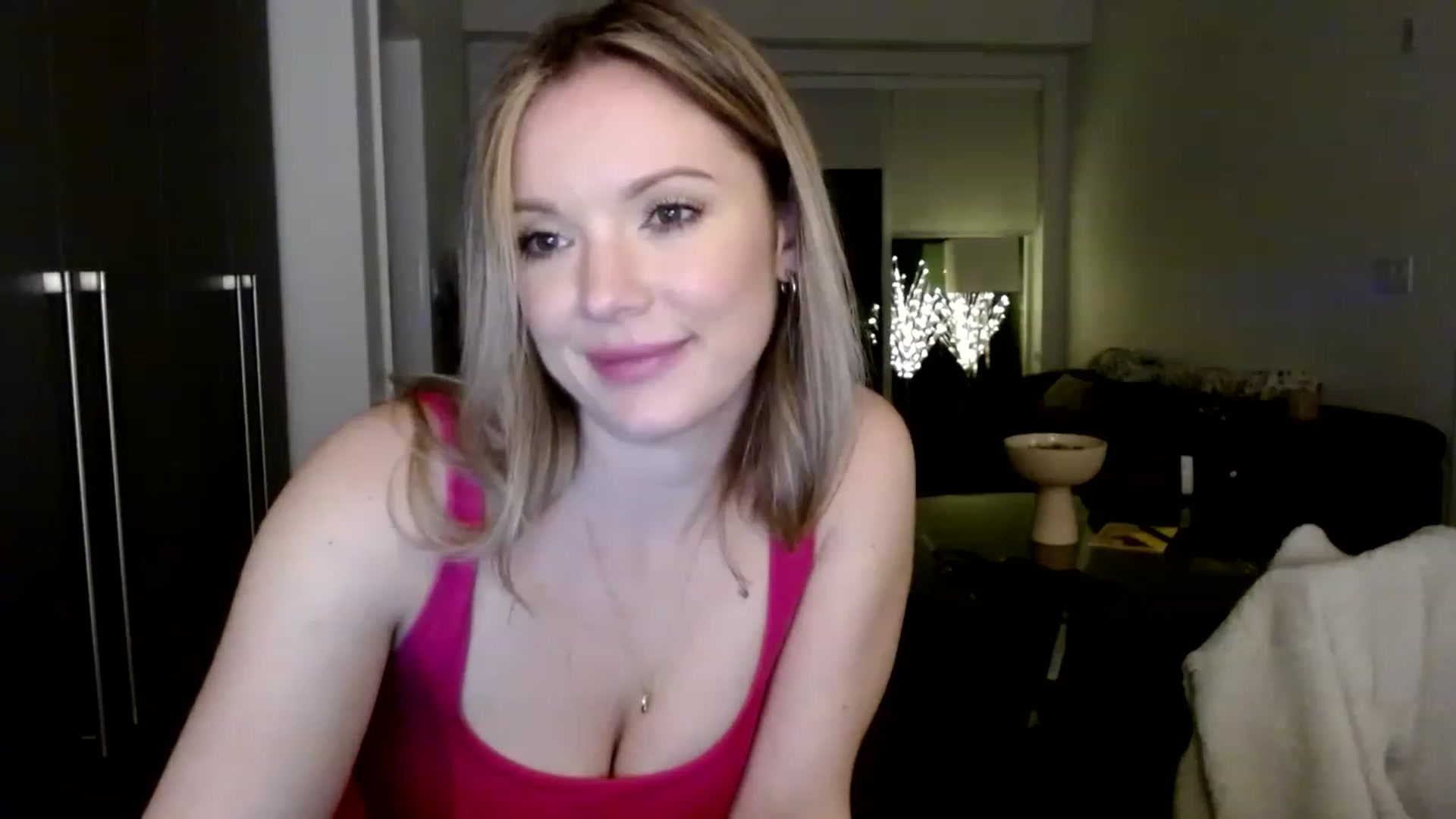Gallery image thumbnail from MissTinsleyyx's myfreecams stream on, 04/27/2023, 09:21 image 7 of 20