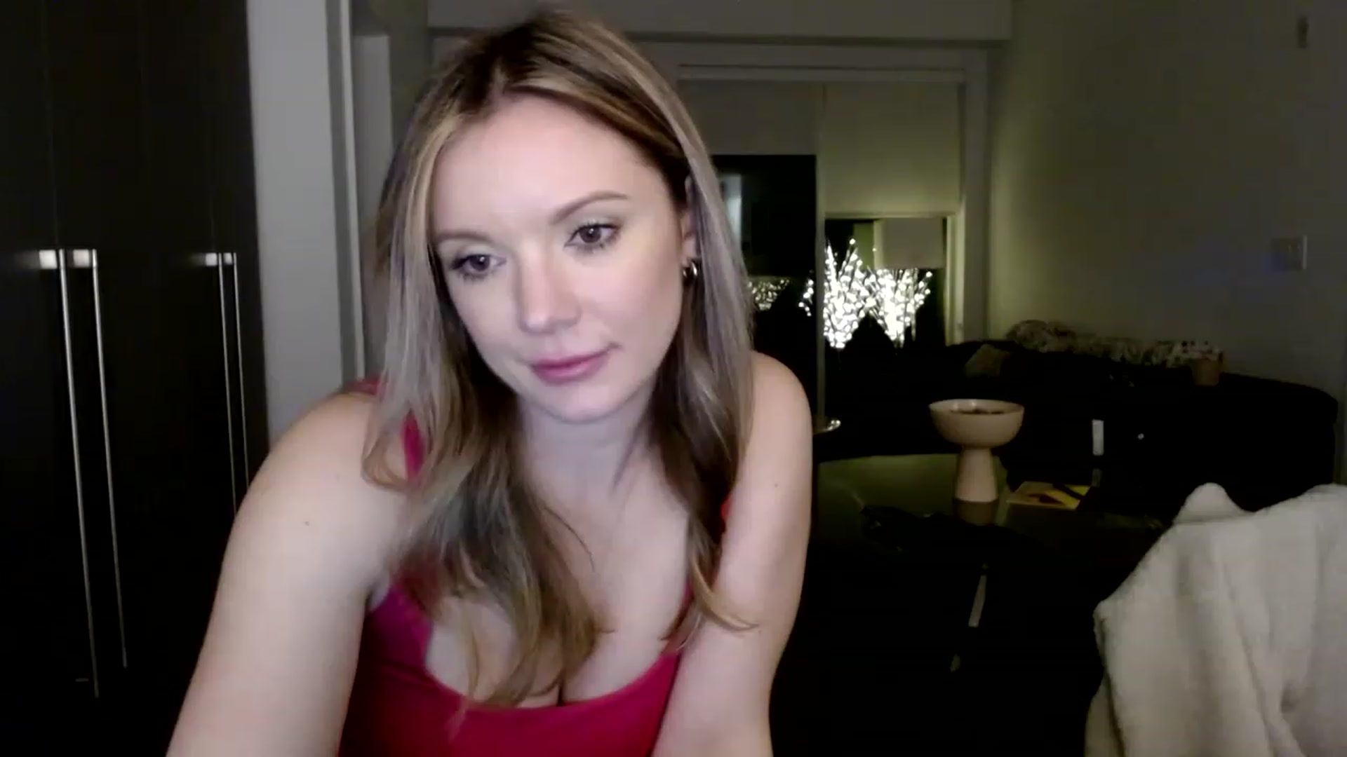 Gallery image thumbnail from MissTinsleyyx's myfreecams stream on, 04/27/2023, 09:21 image 14 of 20