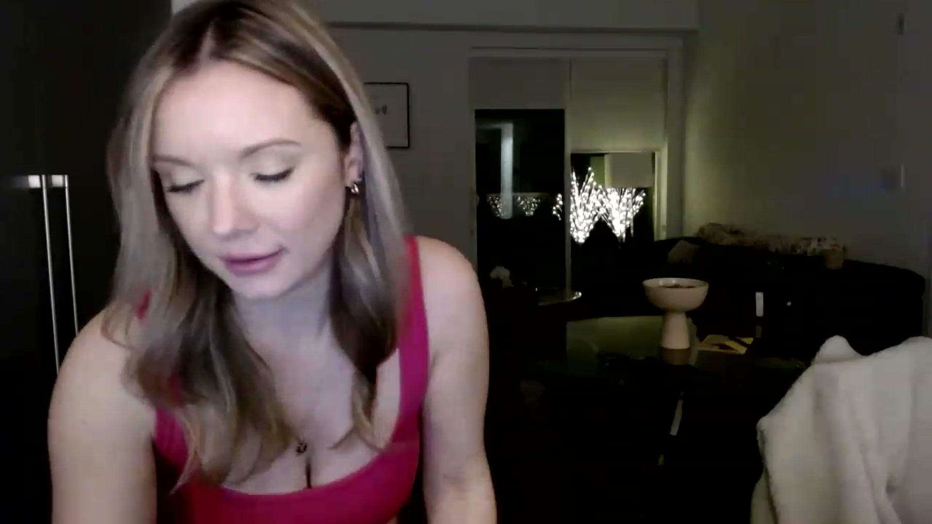 Gallery image thumbnail from MissTinsleyyx's myfreecams stream on, 04/27/2023, 09:21 image 15 of 20
