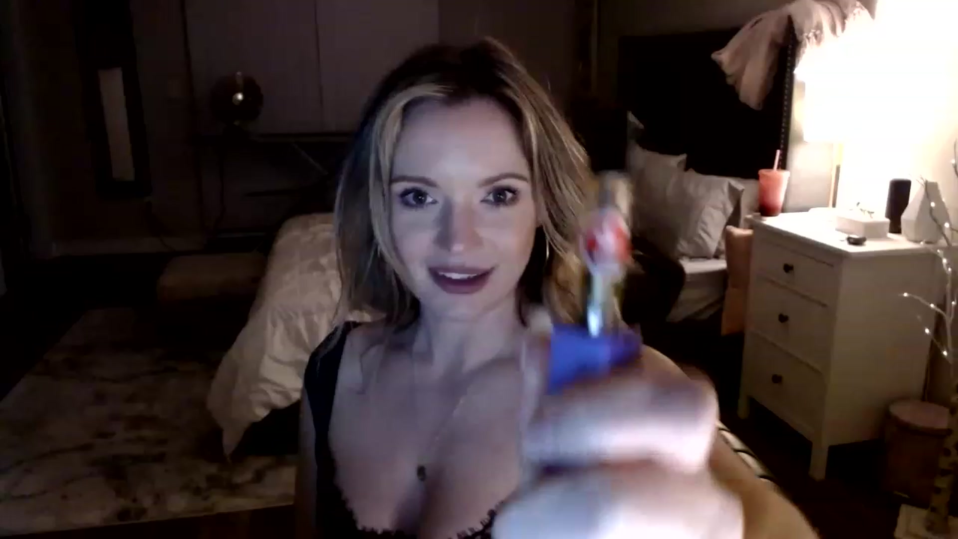 Gallery image thumbnail from MissTinsleyyx's myfreecams stream on, 05/01/2023, 05:57 image 11 of 20