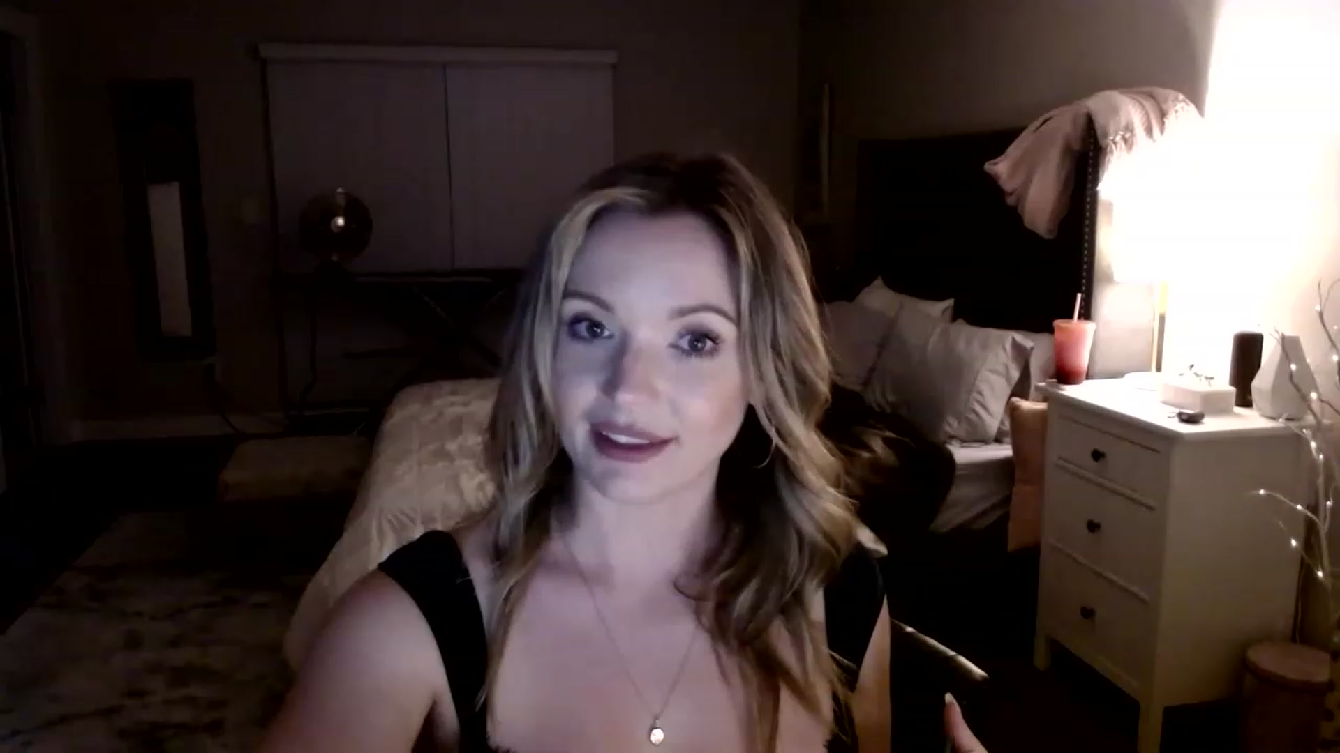 Gallery image thumbnail from MissTinsleyyx's myfreecams stream on, 05/01/2023, 05:57 image 2 of 20