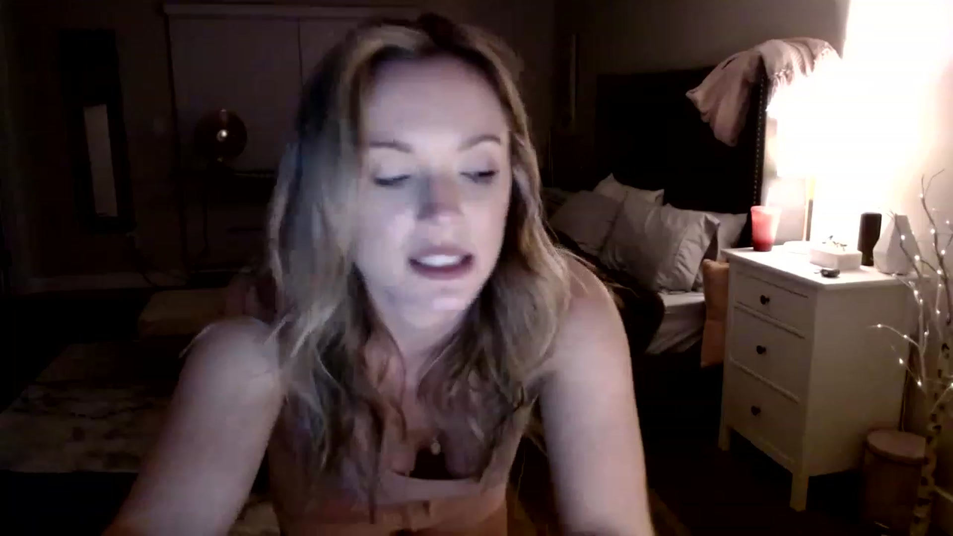 Gallery image thumbnail from MissTinsleyyx's myfreecams stream on, 05/01/2023, 07:39 image 19 of 20