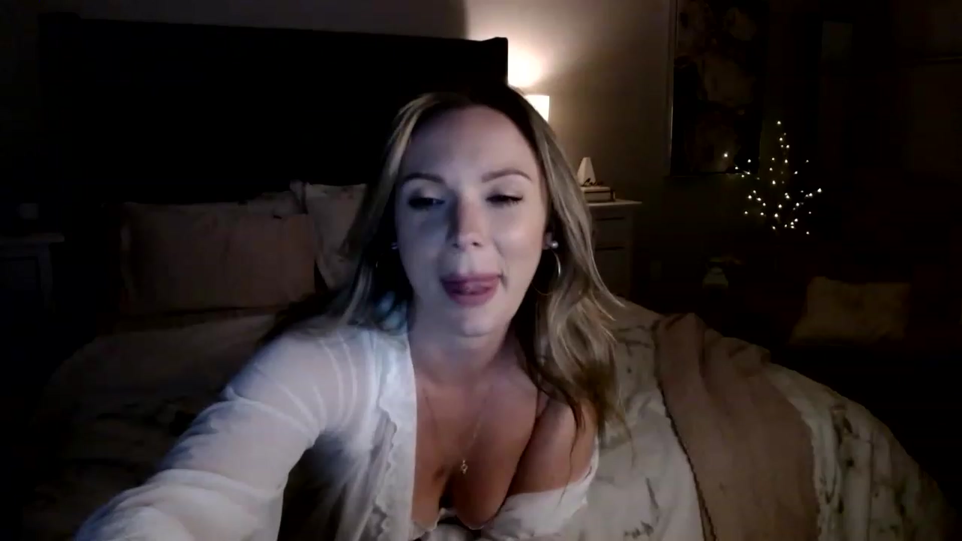 Gallery image thumbnail from MissTinsleyyx's myfreecams stream on, 06/03/2023, 08:31 image 15 of 20