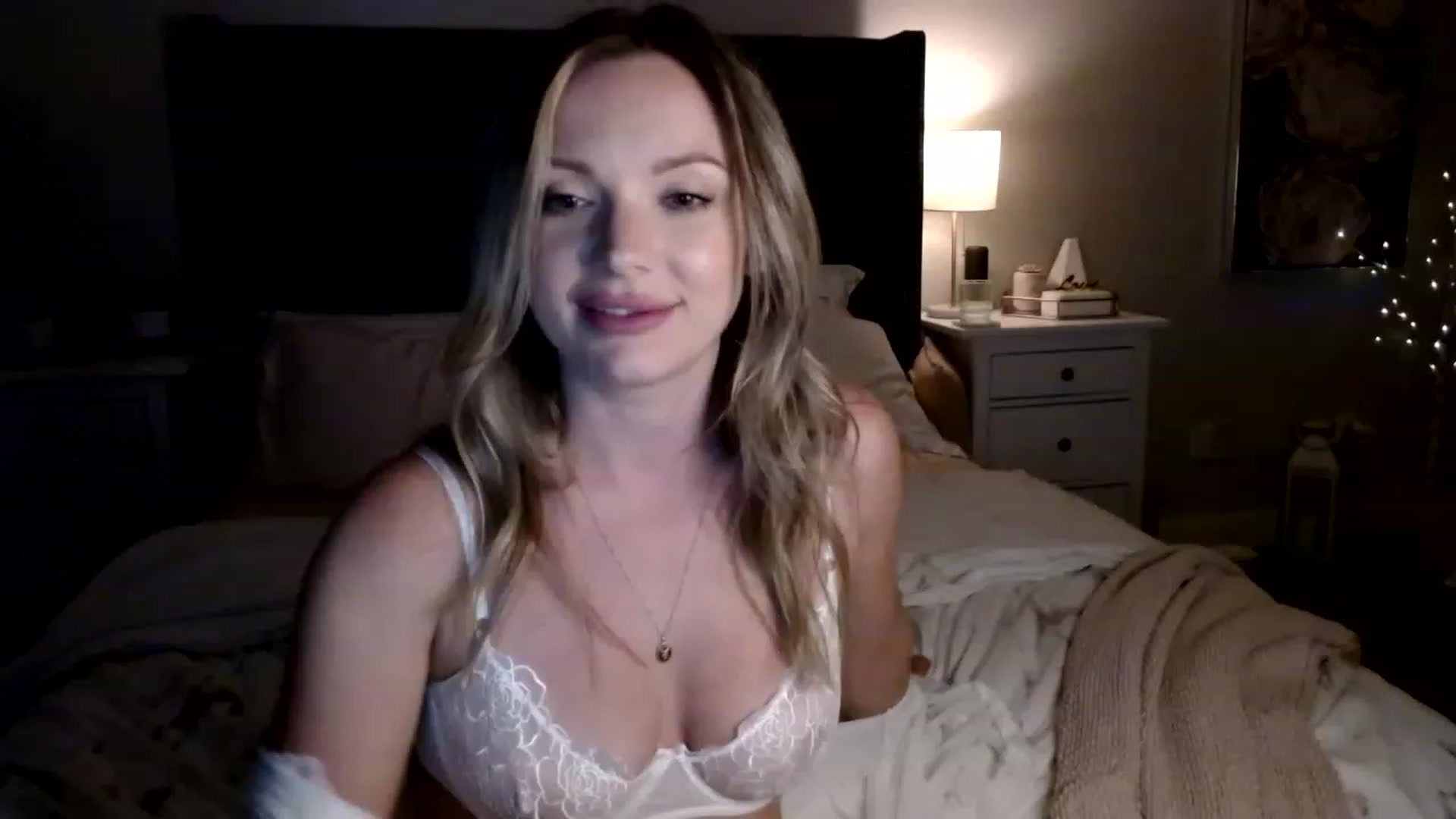 Gallery image thumbnail from MissTinsleyyx's myfreecams stream on, 06/03/2023, 08:31 image 1 of 20
