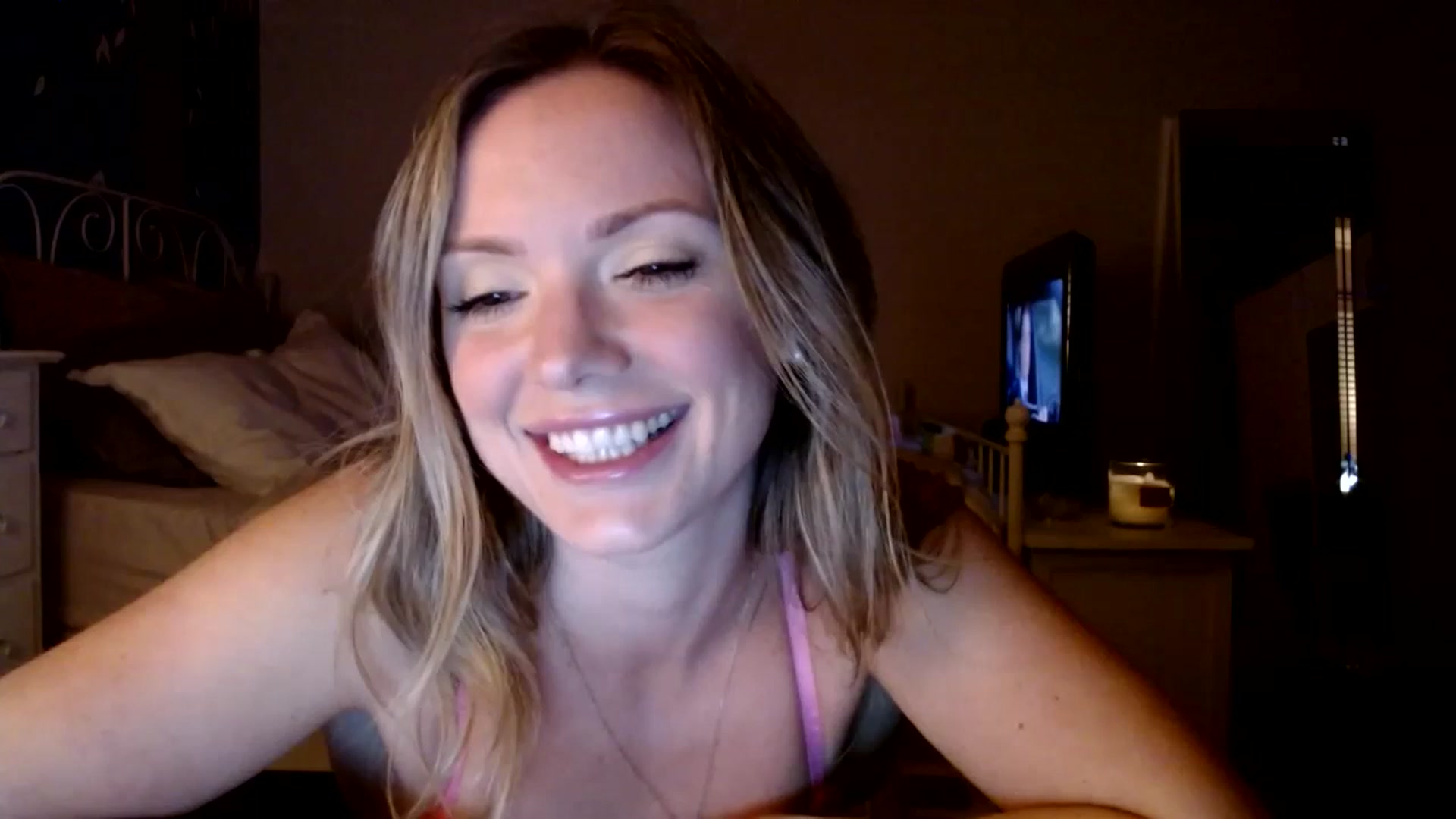 Gallery image thumbnail from MissTinsleyyx's myfreecams stream on, 06/24/2023, 08:54 image 7 of 20