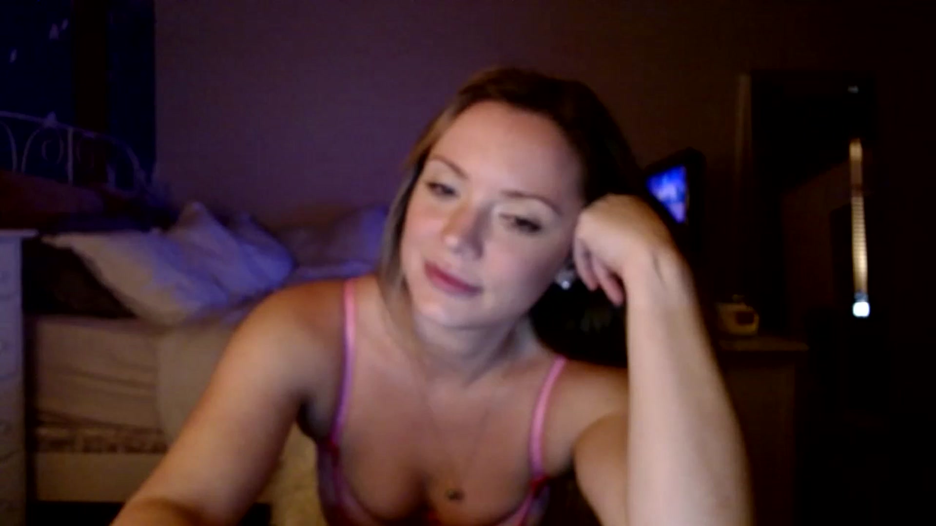 Gallery image thumbnail from MissTinsleyyx's myfreecams stream on, 06/24/2023, 11:53 image 15 of 20