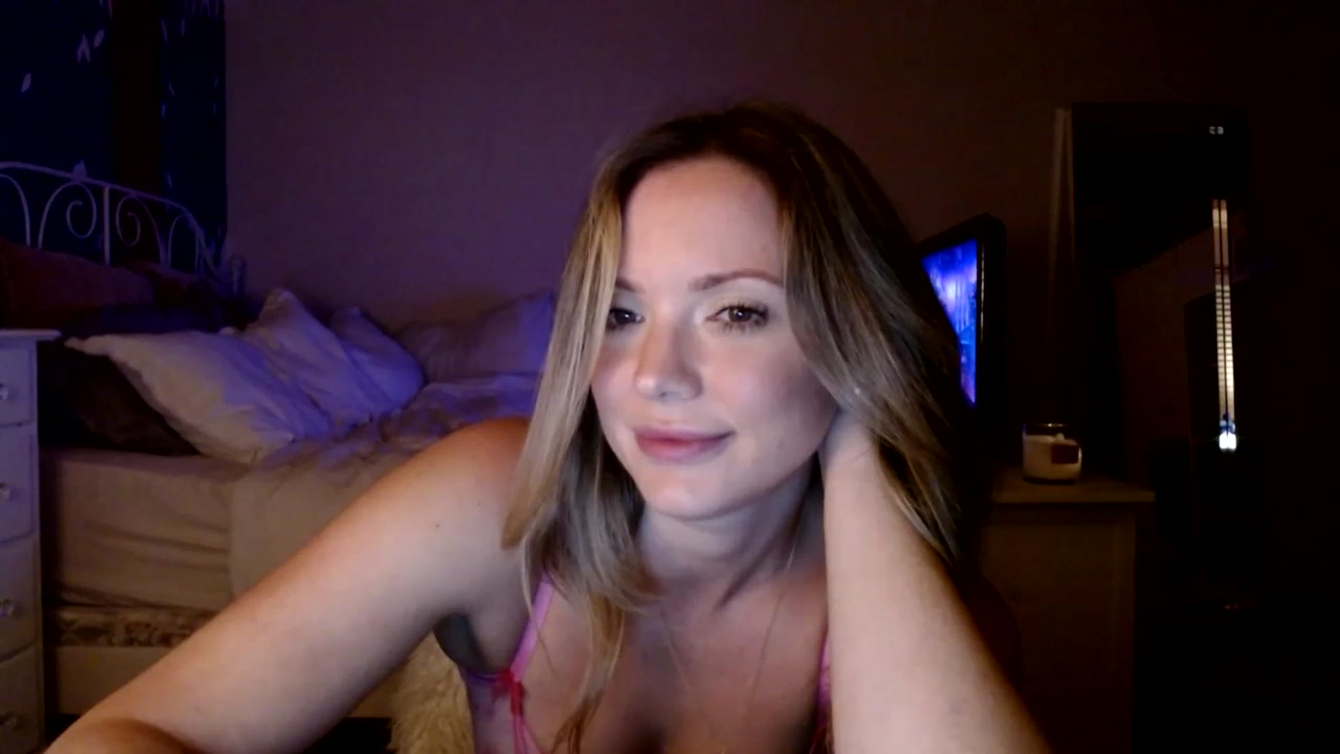 Gallery image thumbnail from MissTinsleyyx's myfreecams stream on, 06/24/2023, 11:53 image 6 of 20