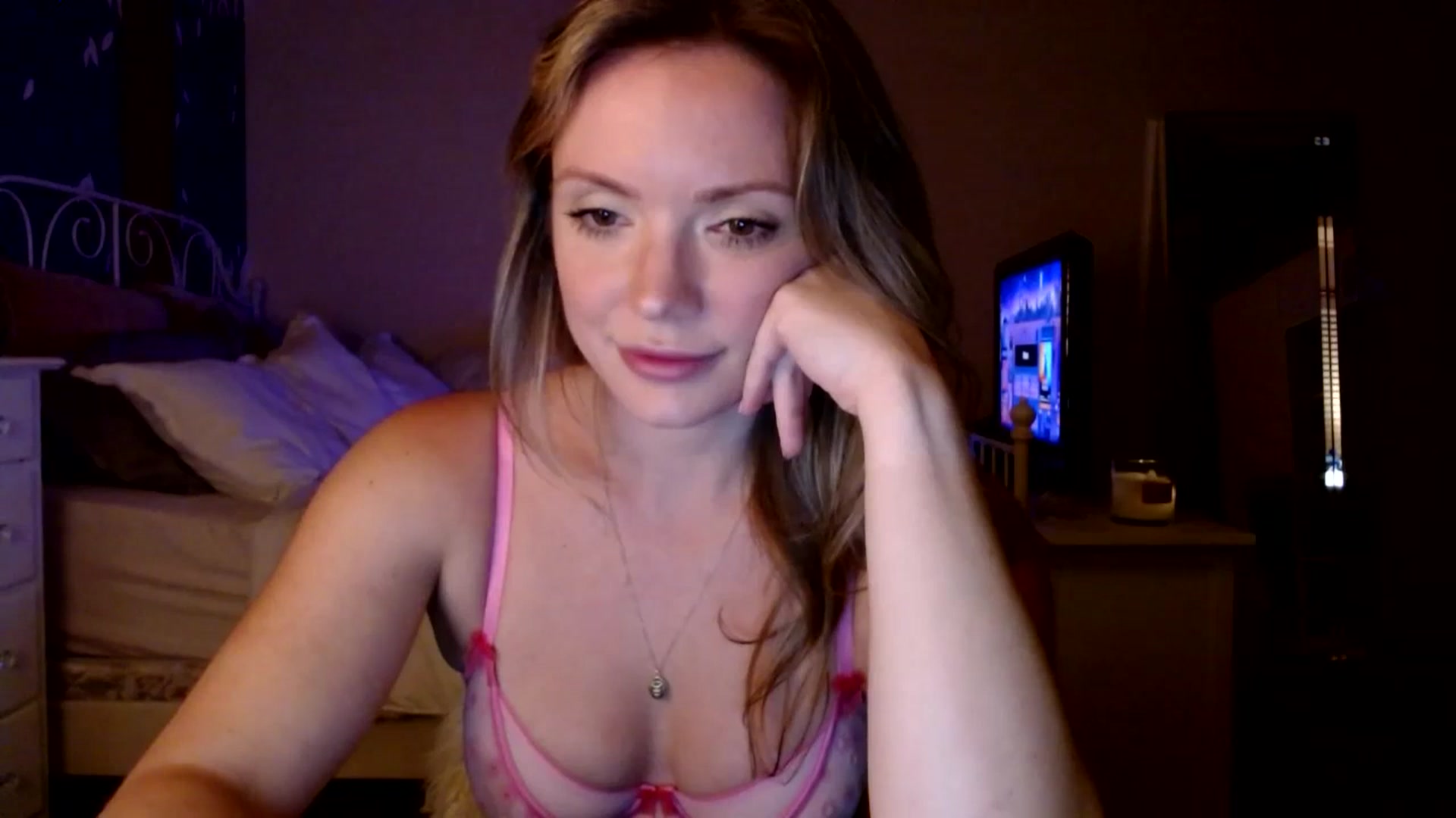Gallery image thumbnail from MissTinsleyyx's myfreecams stream on, 06/24/2023, 11:53 image 11 of 20