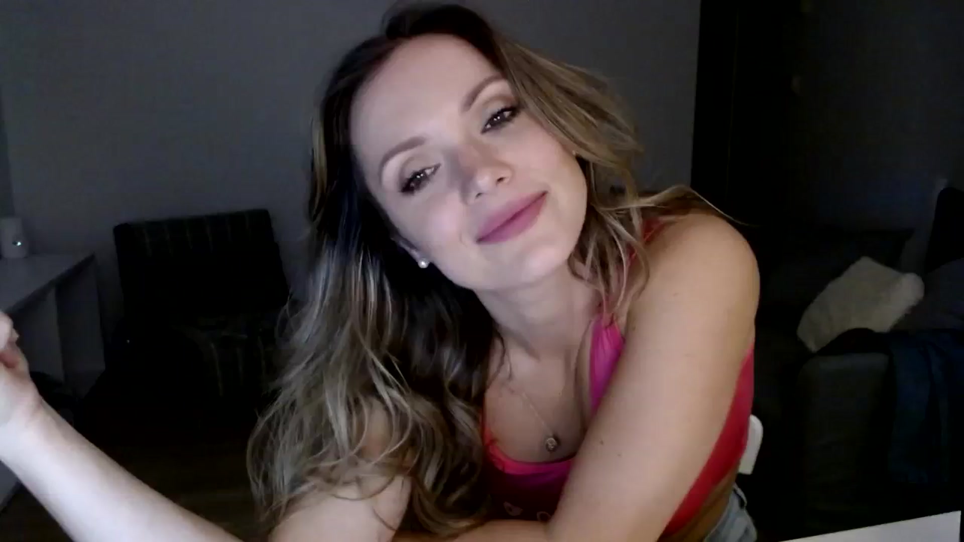 Gallery image thumbnail from MissTinsleyyx's myfreecams stream on, 08/26/2023, 09:01 image 17 of 20