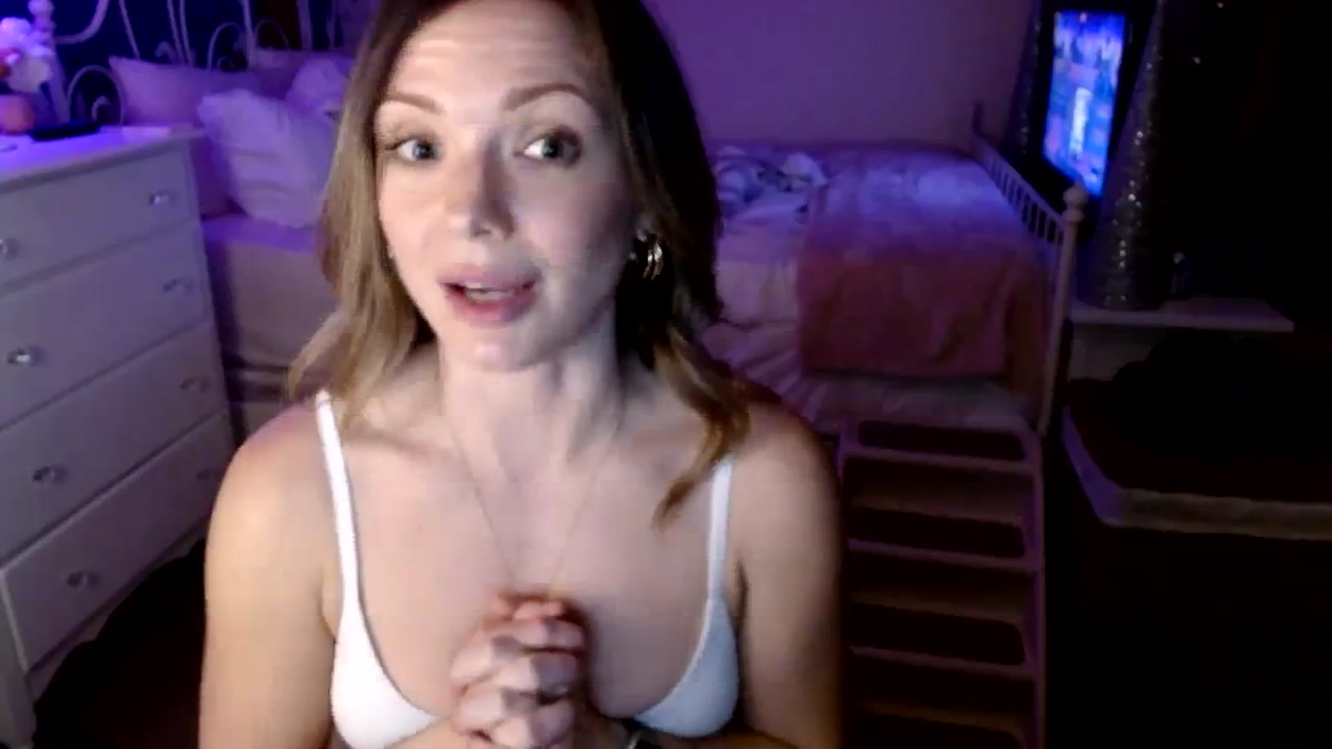 Gallery image thumbnail from MissTinsleyyx's myfreecams stream on, 12/10/2023, 09:28 image 3 of 20