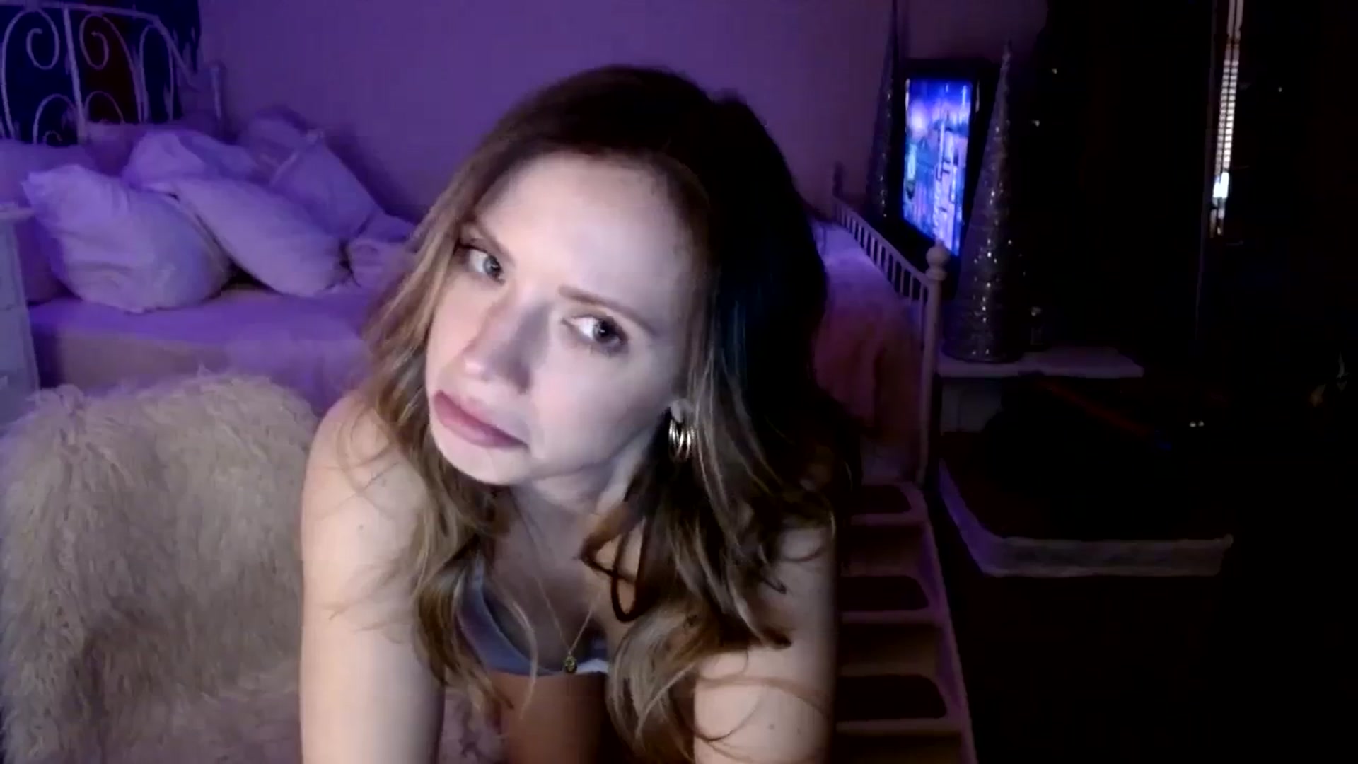Gallery image thumbnail from MissTinsleyyx's myfreecams stream on, 12/10/2023, 11:37 image 9 of 20