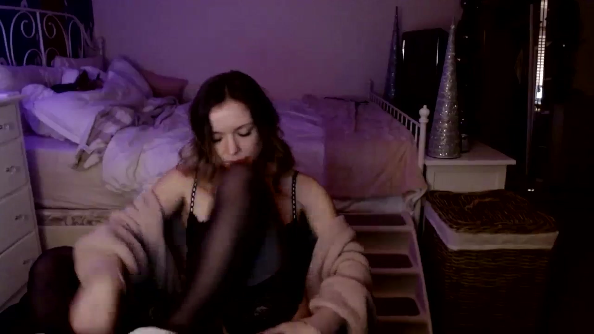 Gallery image thumbnail from MissTinsleyyx's myfreecams stream on, 12/17/2023, 09:26 image 19 of 20