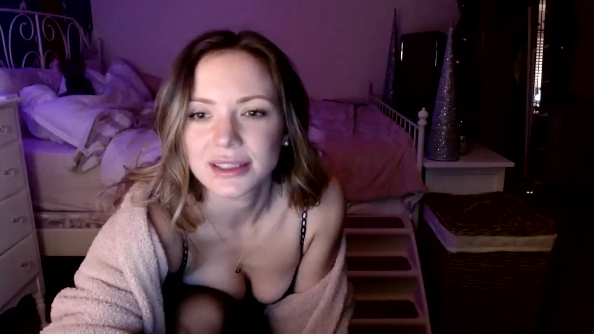 Gallery image thumbnail from MissTinsleyyx's myfreecams stream on, 12/17/2023, 12:03 image 1 of 20