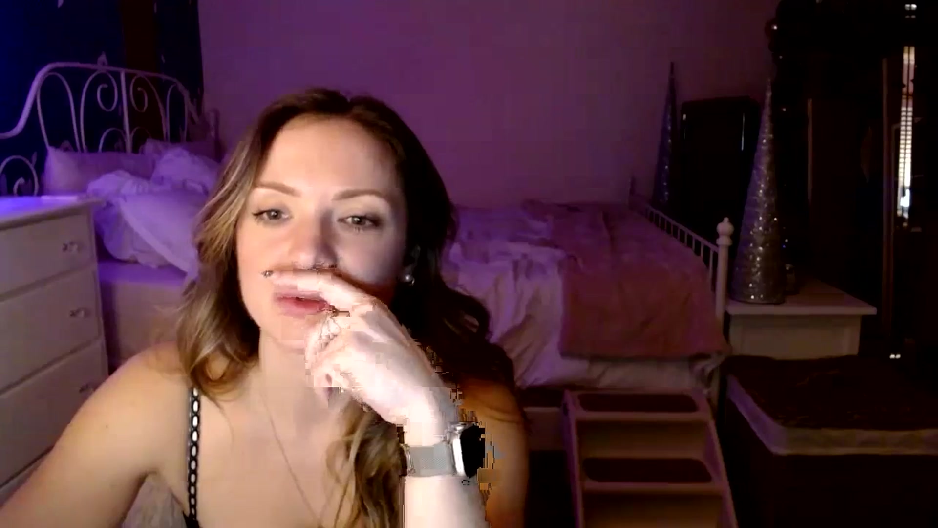 Gallery image thumbnail from MissTinsleyyx's myfreecams stream on, 12/17/2023, 12:44 image 3 of 20