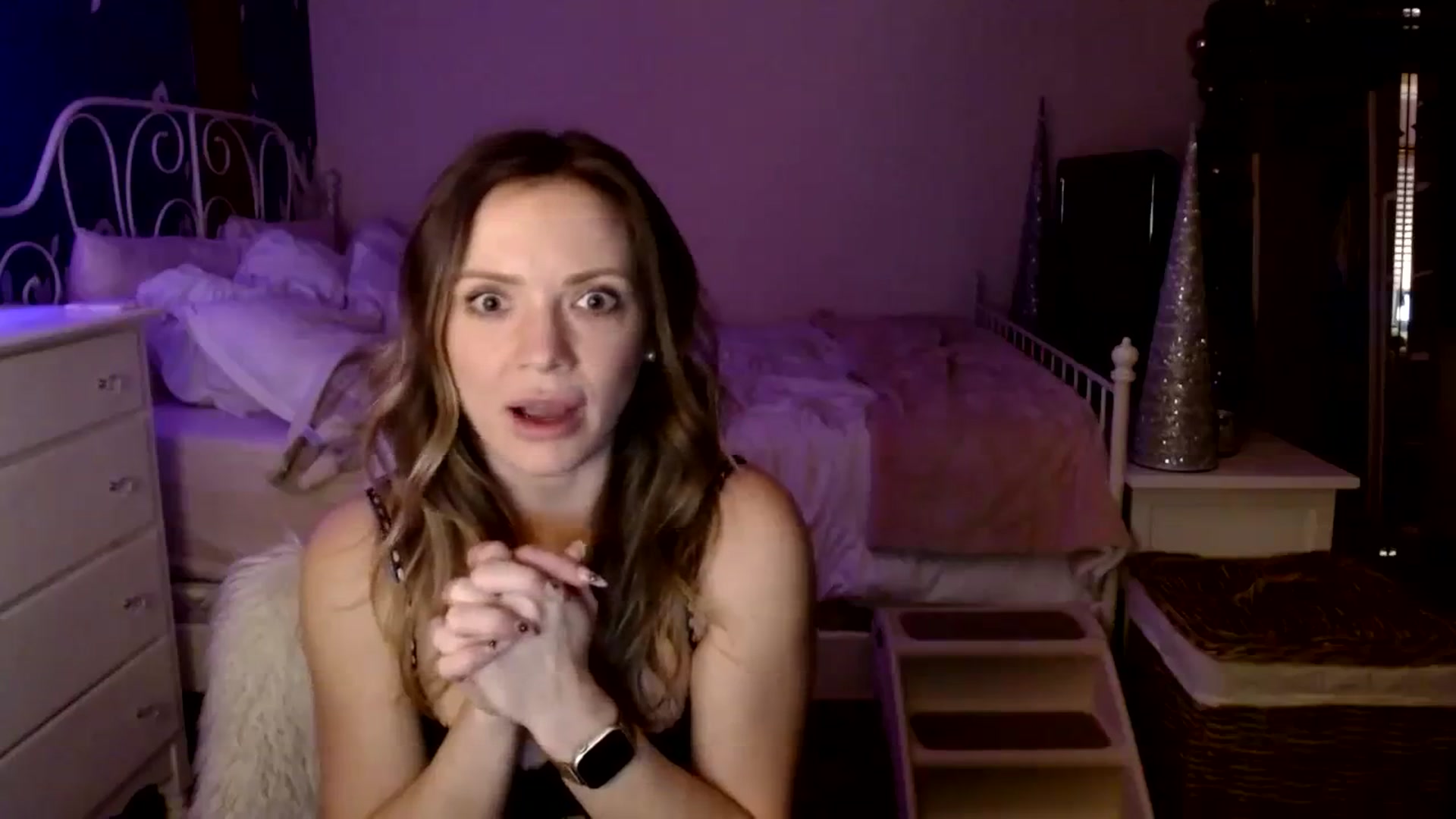 Gallery image thumbnail from MissTinsleyyx's myfreecams stream on, 12/17/2023, 12:44 image 15 of 20