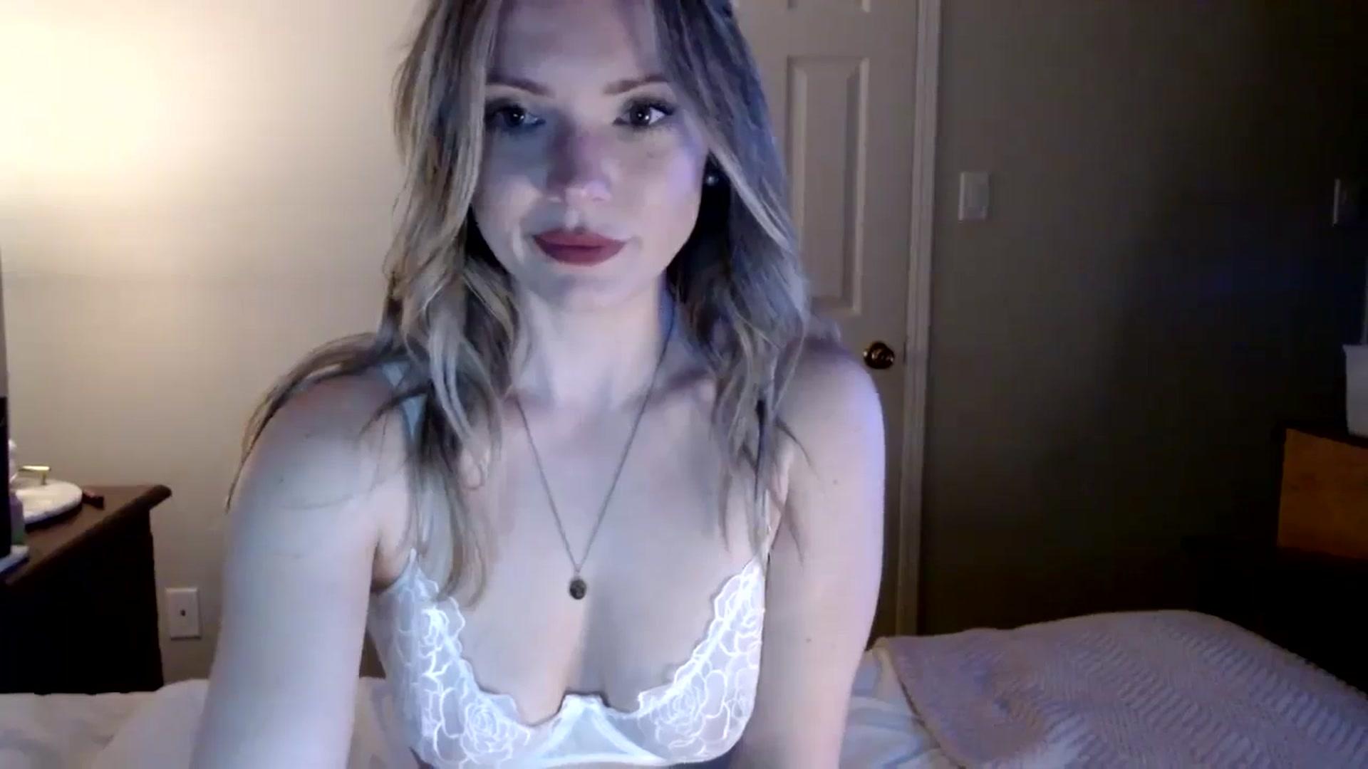 Gallery image thumbnail from MissTinsleyyx's myfreecams stream on, 02/19/2024, 09:53 image 7 of 20