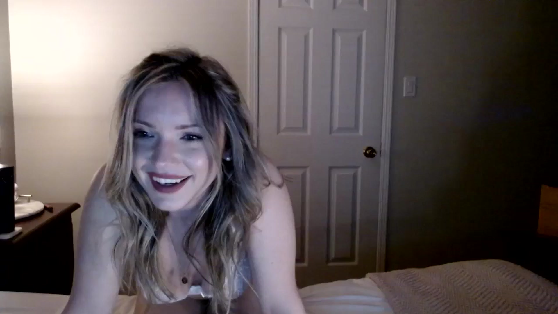 Gallery image thumbnail from MissTinsleyyx's myfreecams stream on, 02/19/2024, 09:53 image 16 of 20