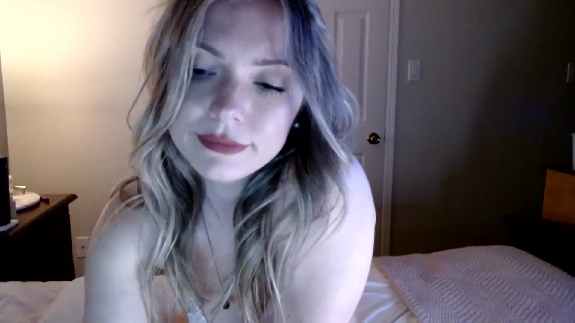 Gallery image thumbnail from MissTinsleyyx's myfreecams stream on, 02/19/2024, 09:53 image 6 of 20