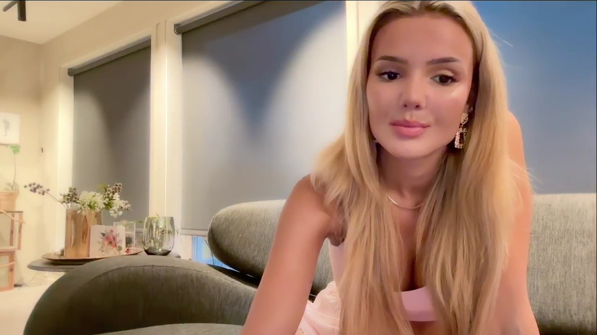 Gallery image thumbnail from MissVictoria's myfreecams stream on, 06/02/2024, 23:25 image 18 of 20