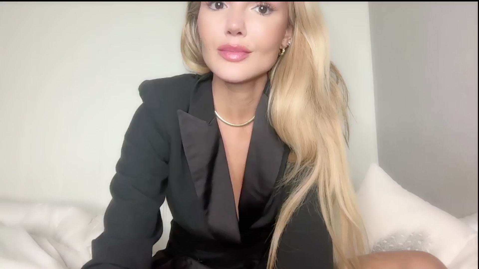 Gallery image thumbnail from MissVictoria's myfreecams stream on, 10/24/2024, 22:37 image 9 of 20