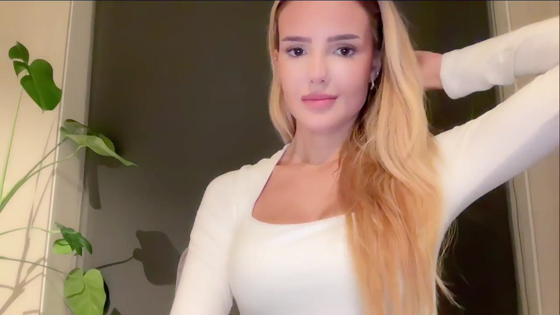 Gallery image thumbnail from MissVictoria's myfreecams stream on, 11/10/2024, 02:40 image 18 of 20