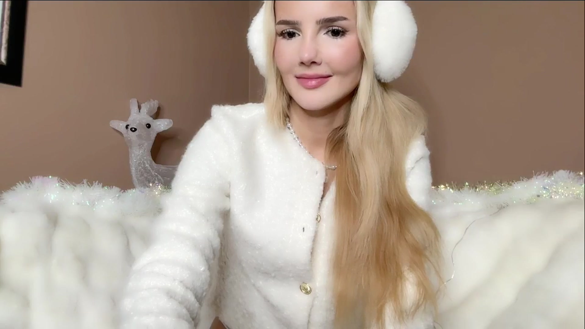 Gallery image thumbnail from MissVictoria's myfreecams stream on, 11/14/2024, 11:56 image 15 of 20
