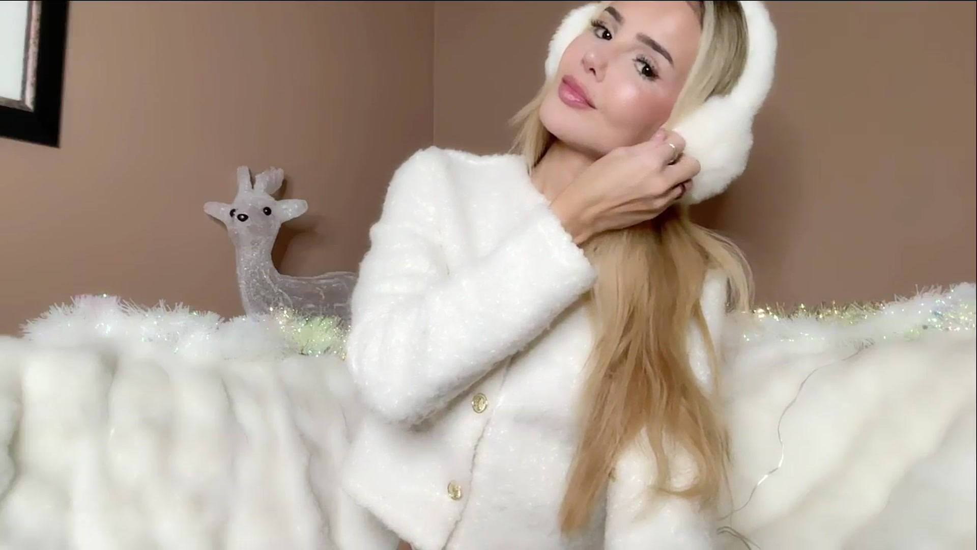 Gallery image thumbnail from MissVictoria's myfreecams stream on, 11/14/2024, 11:56 image 11 of 20