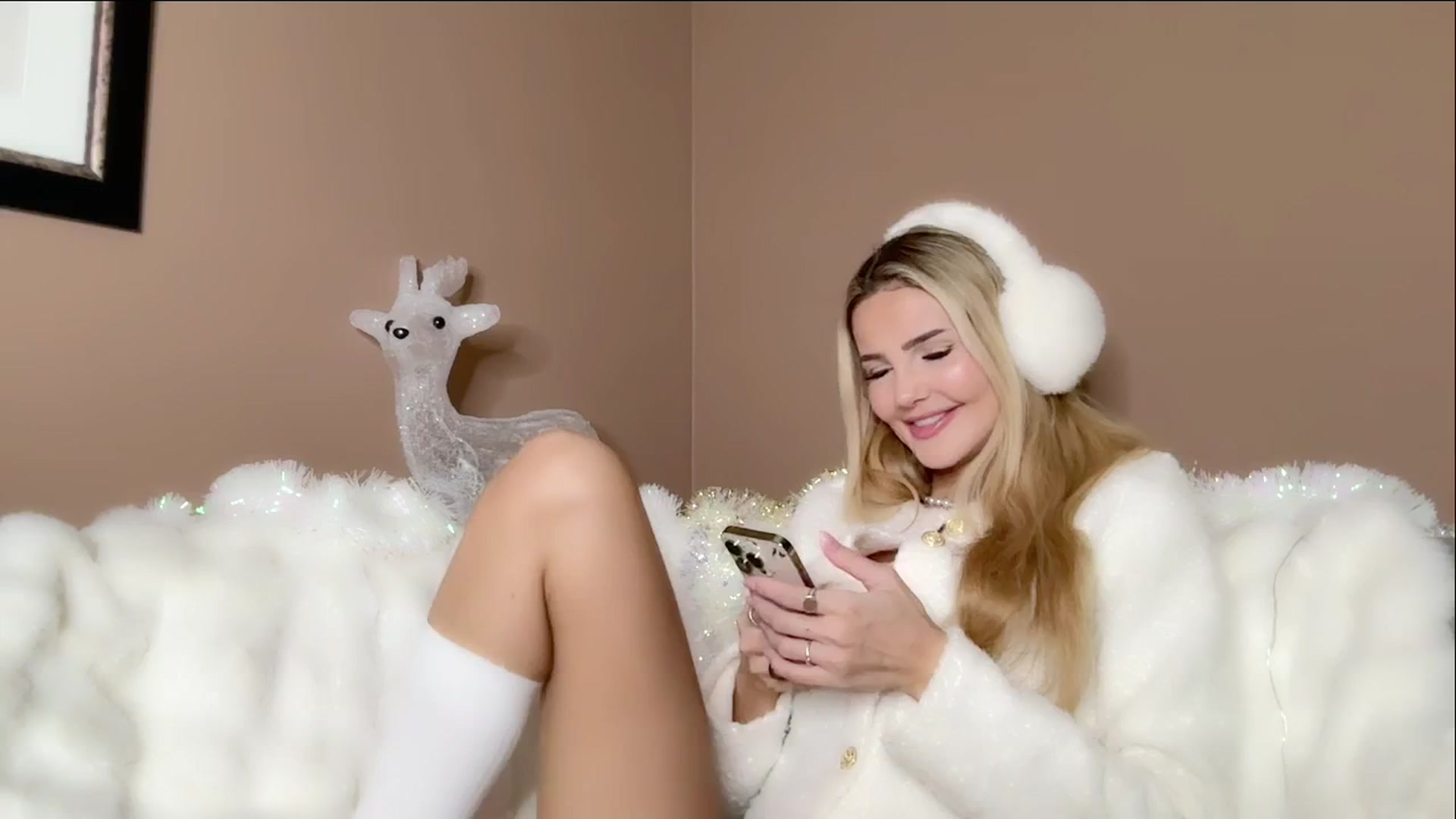 Gallery image thumbnail from MissVictoria's myfreecams stream on, 11/14/2024, 14:35 image 12 of 20