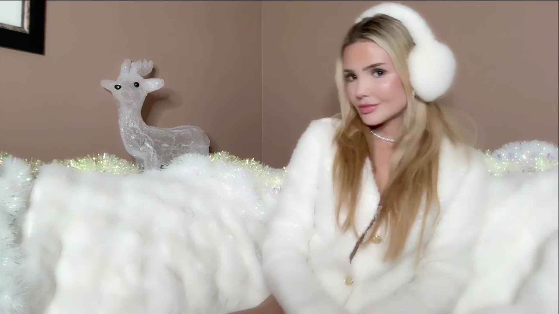 Gallery image thumbnail from MissVictoria's myfreecams stream on, 11/15/2024, 24:13 image 20 of 20