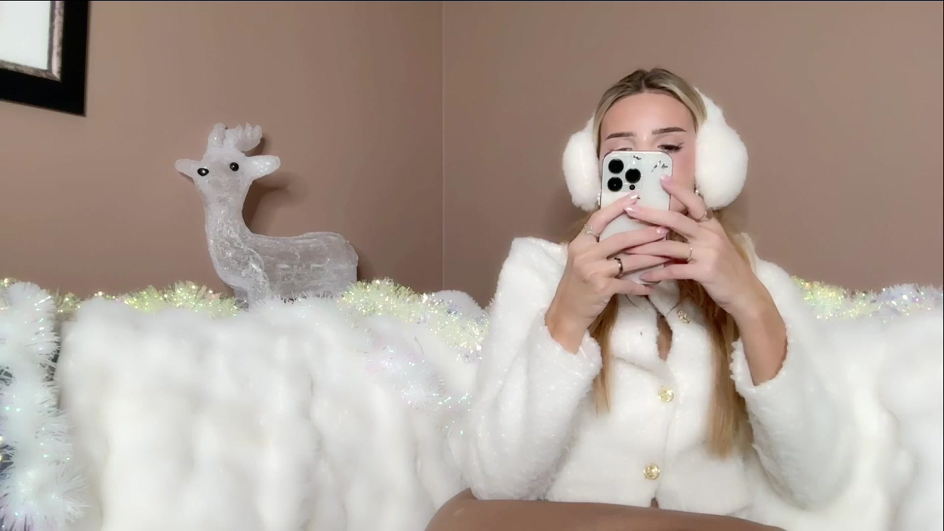 Gallery image thumbnail from MissVictoria's myfreecams stream on, 11/15/2024, 01:20 image 6 of 20
