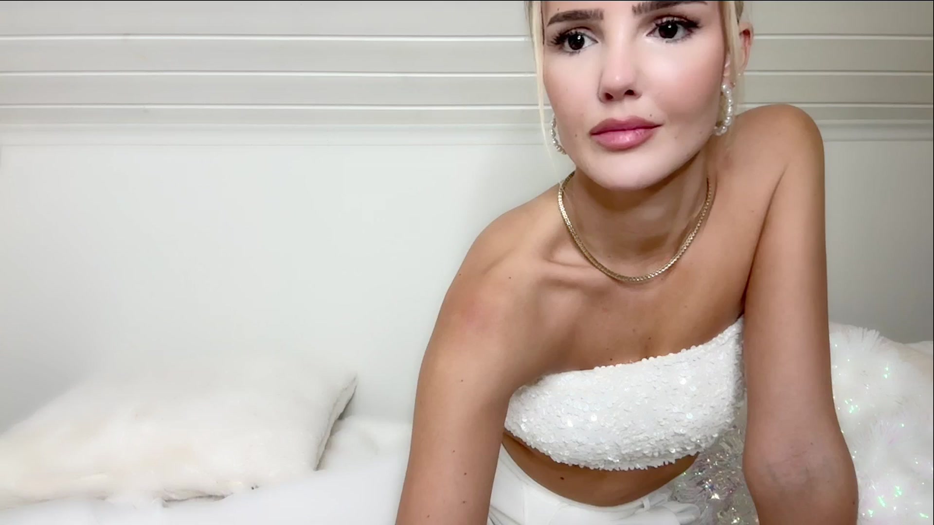 Gallery image thumbnail from MissVictoria's myfreecams stream on, 11/24/2024, 02:09 image 13 of 20