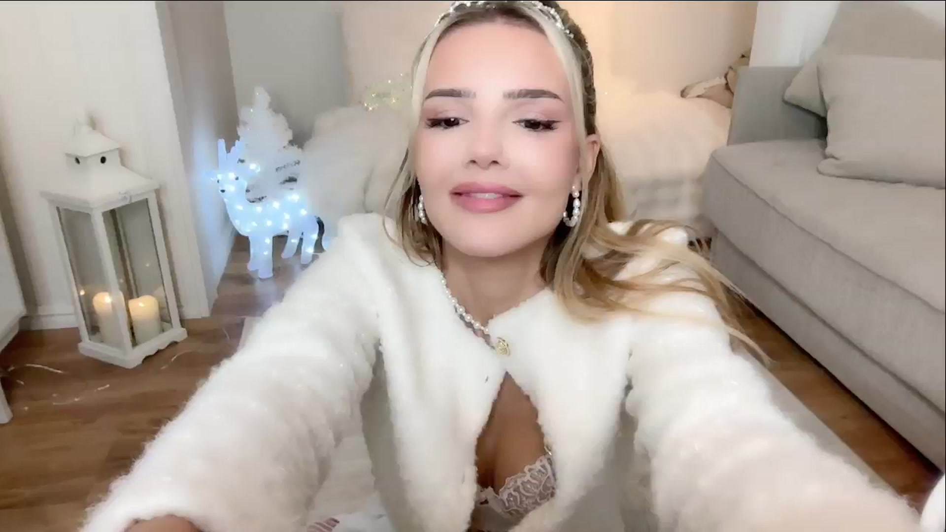Gallery image thumbnail from MissVictoria's myfreecams stream on, 11/25/2024, 24:02 image 11 of 20
