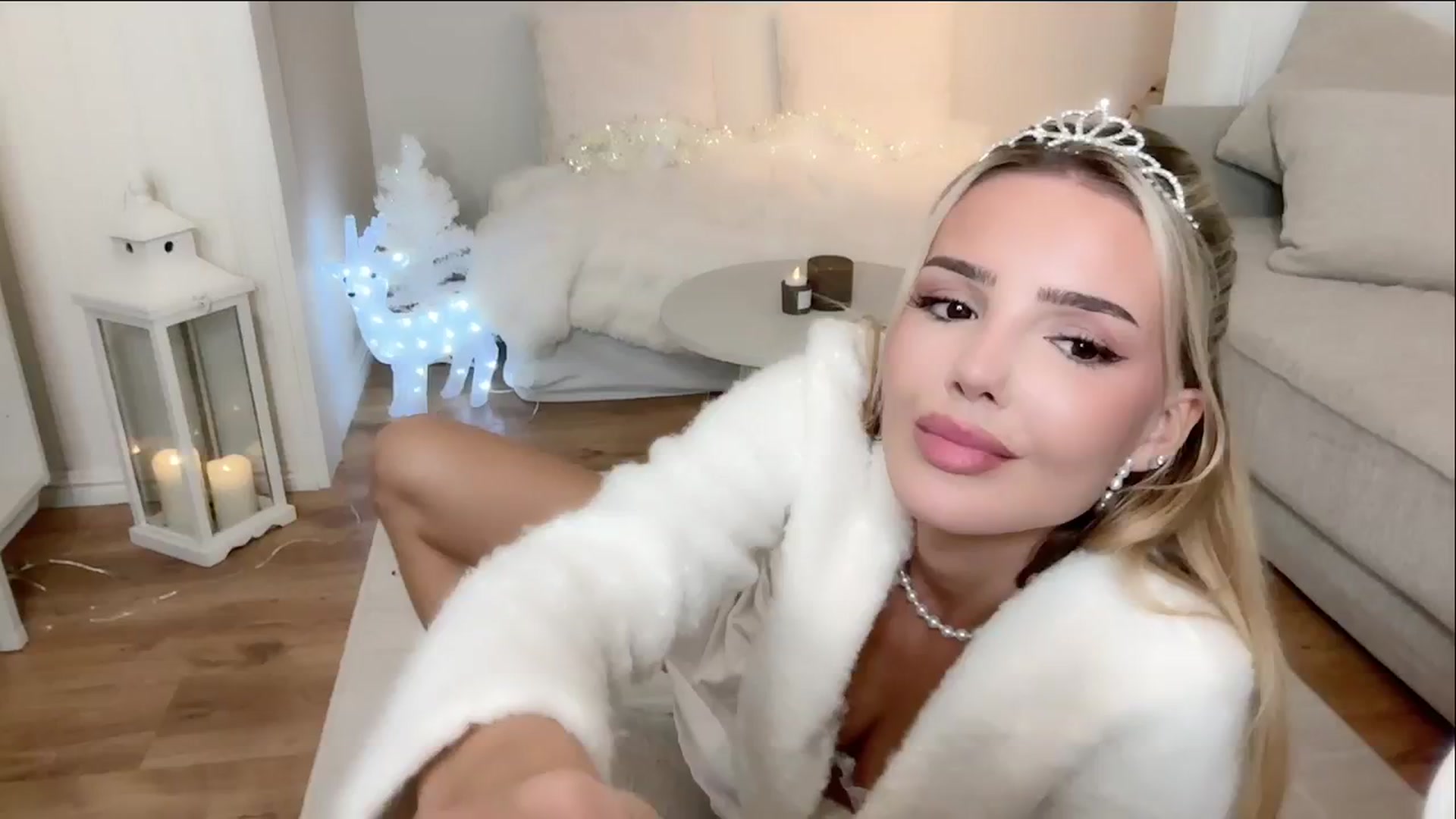 Gallery image thumbnail from MissVictoria's myfreecams stream on, 11/25/2024, 24:02 image 19 of 20