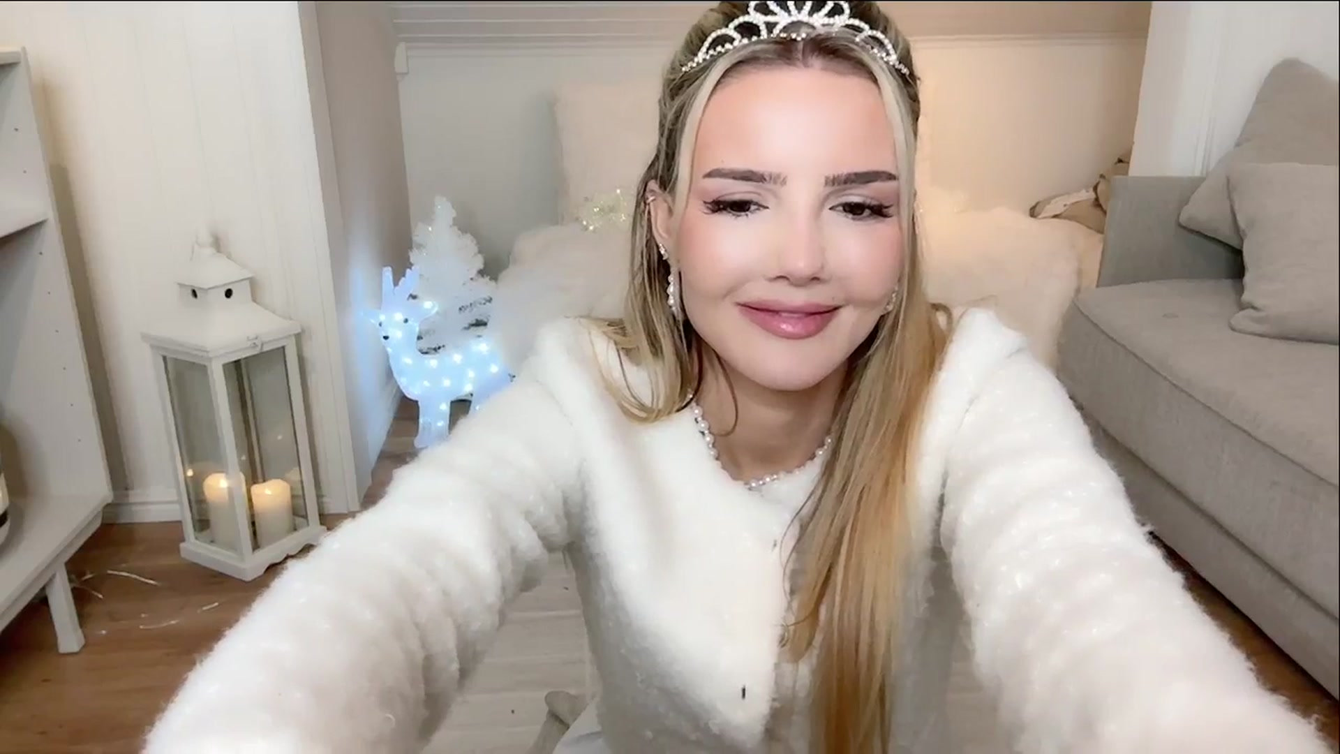 Gallery image thumbnail from MissVictoria's myfreecams stream on, 11/25/2024, 02:07 image 8 of 20