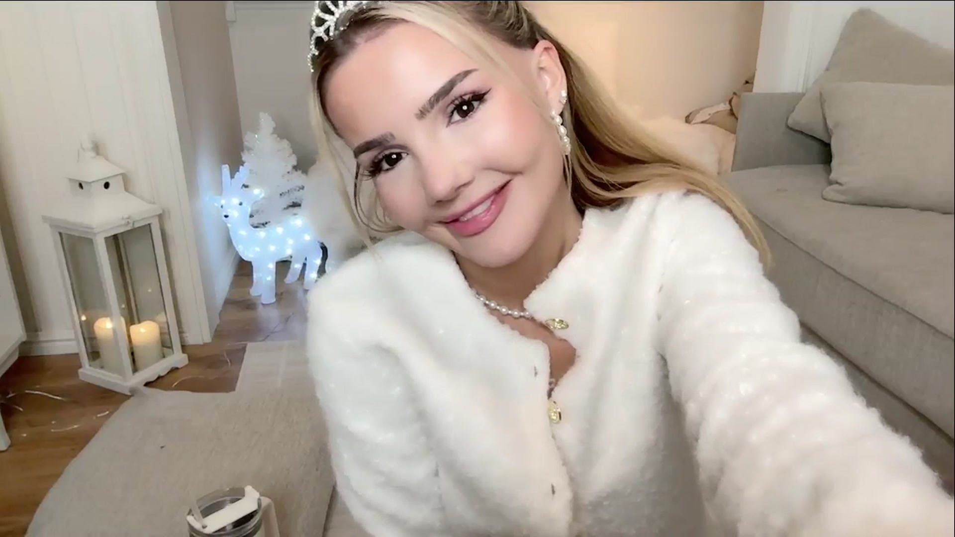 Gallery image thumbnail from MissVictoria's myfreecams stream on, 11/25/2024, 02:07 image 12 of 20