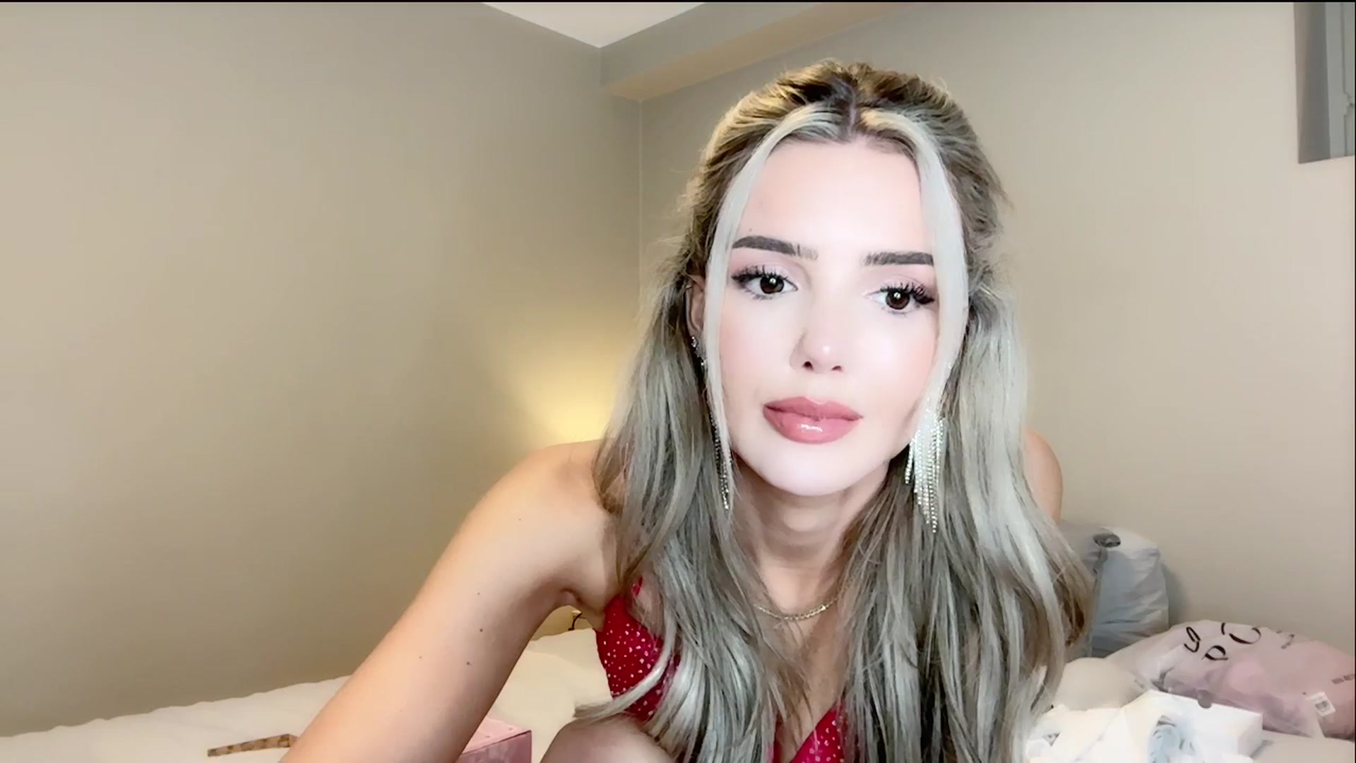 Gallery image thumbnail from MissVictoria's myfreecams stream on, 12/13/2024, 17:40 image 6 of 20